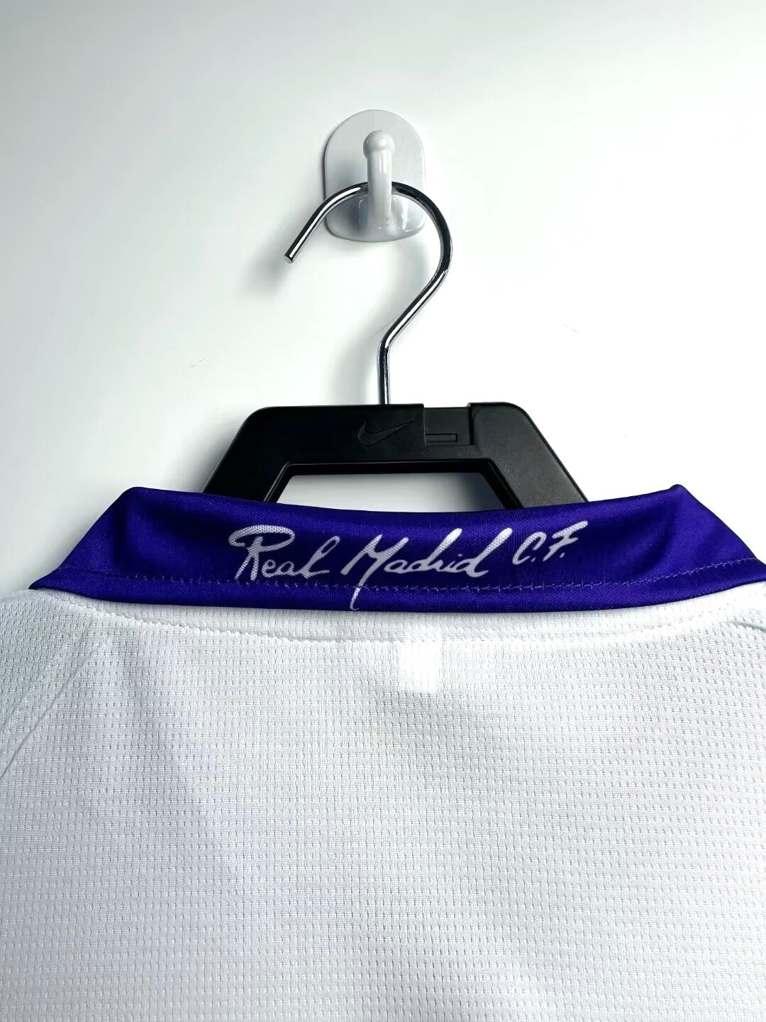 REAL MADRID Retro Home Jersey 1997-98 image 4