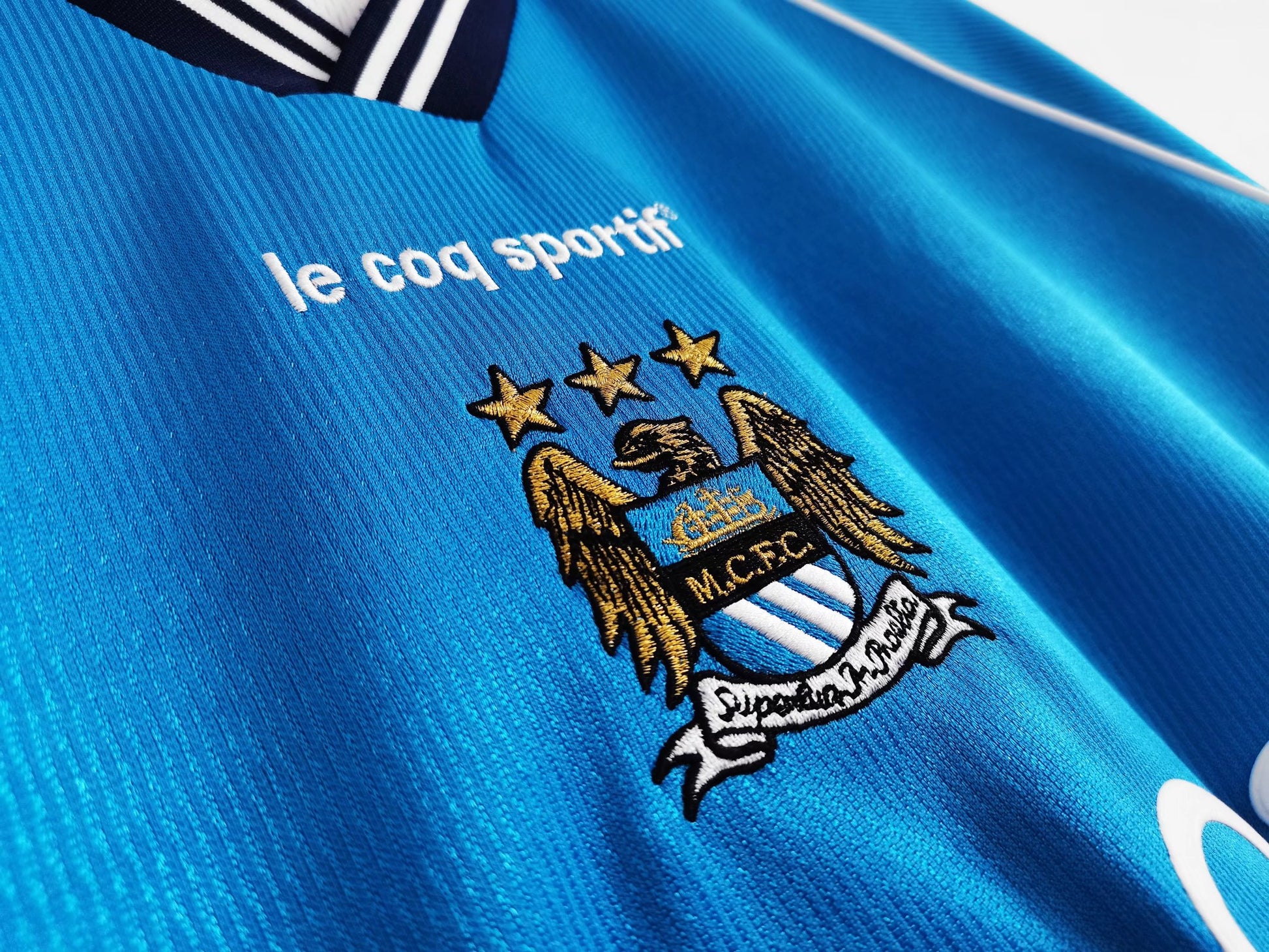MANCHESTER CITY Retro Home Jersey 1999-01 image 3