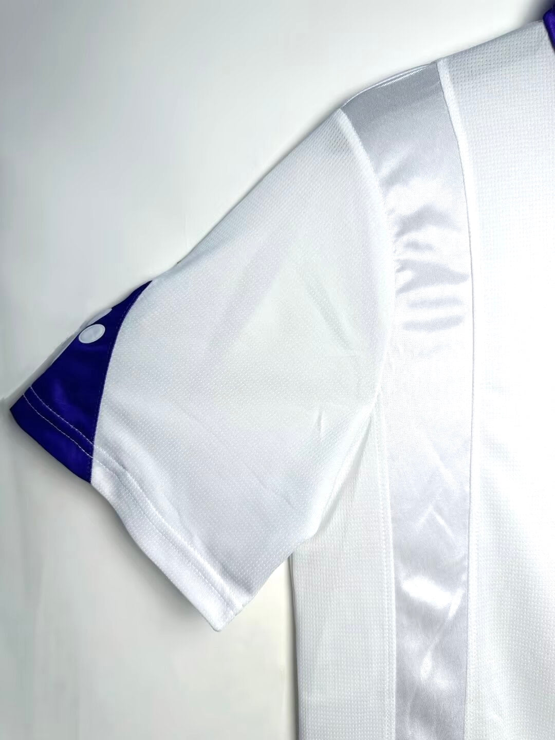 REAL MADRID Retro Home Jersey 1997-98 image 2
