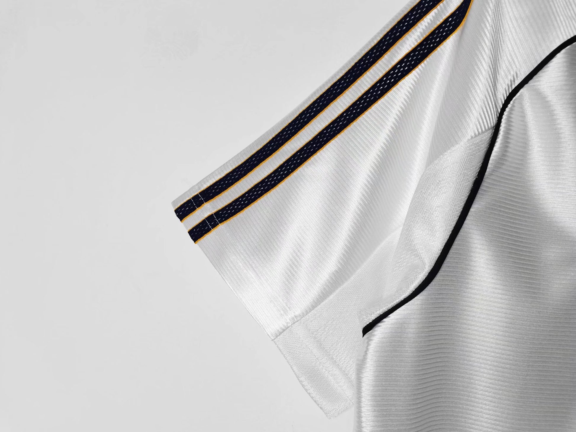 REAL MADRID Retro Home Jersey 1998-99 image 8