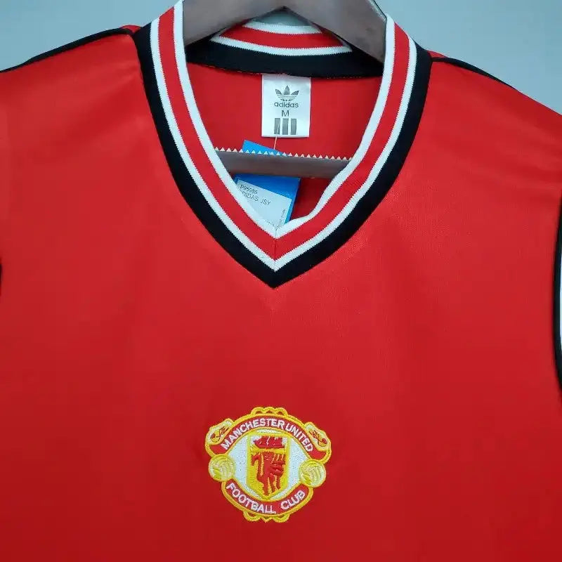 MANCHESTER UNITED RETRO JERSEY 1985 image 6