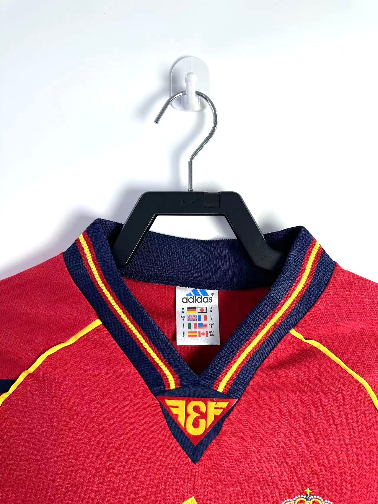 SPAIN Retro Home Jersey 1998 image 2