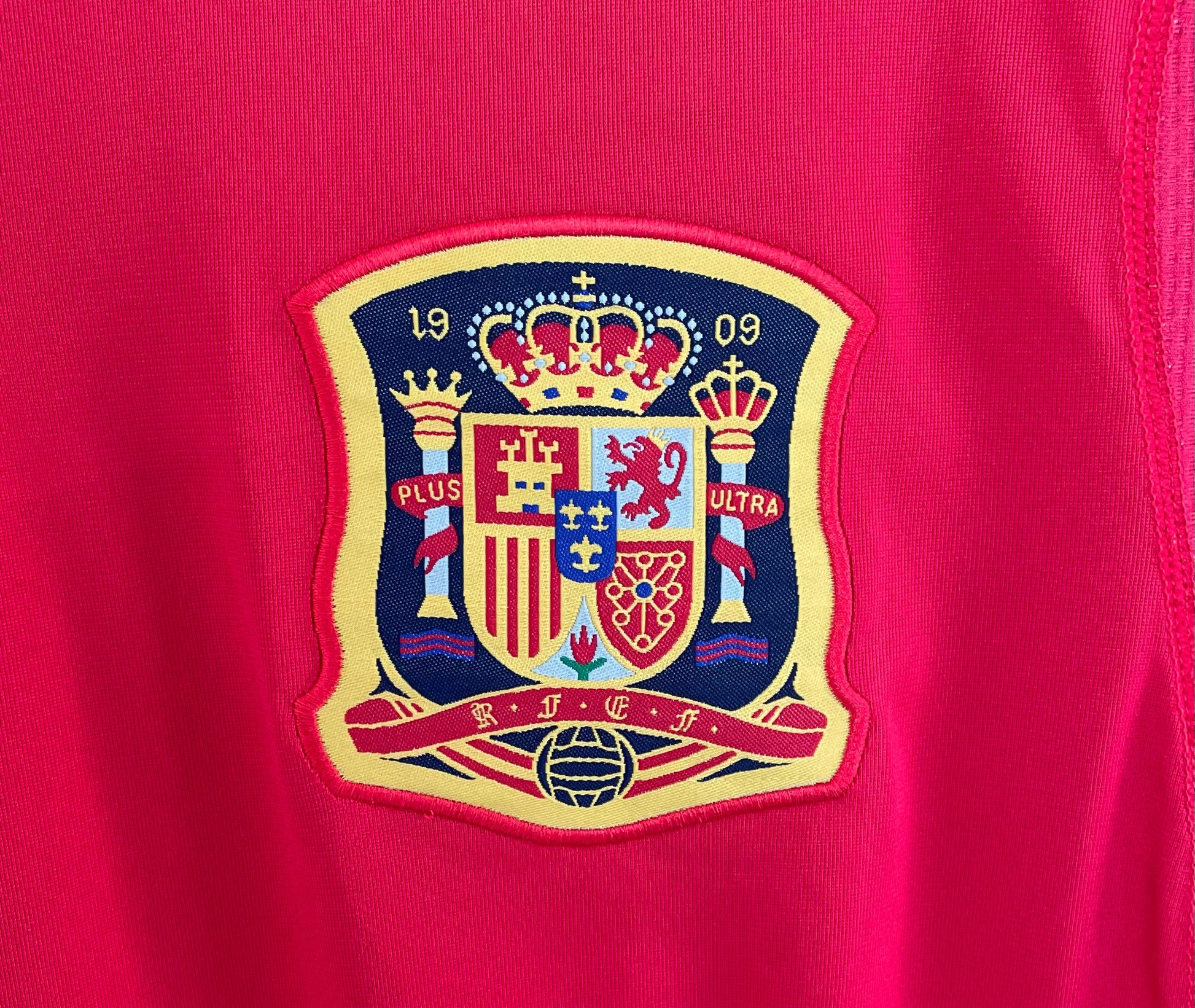SPAIN Retro Home Jersey 2010 image 7