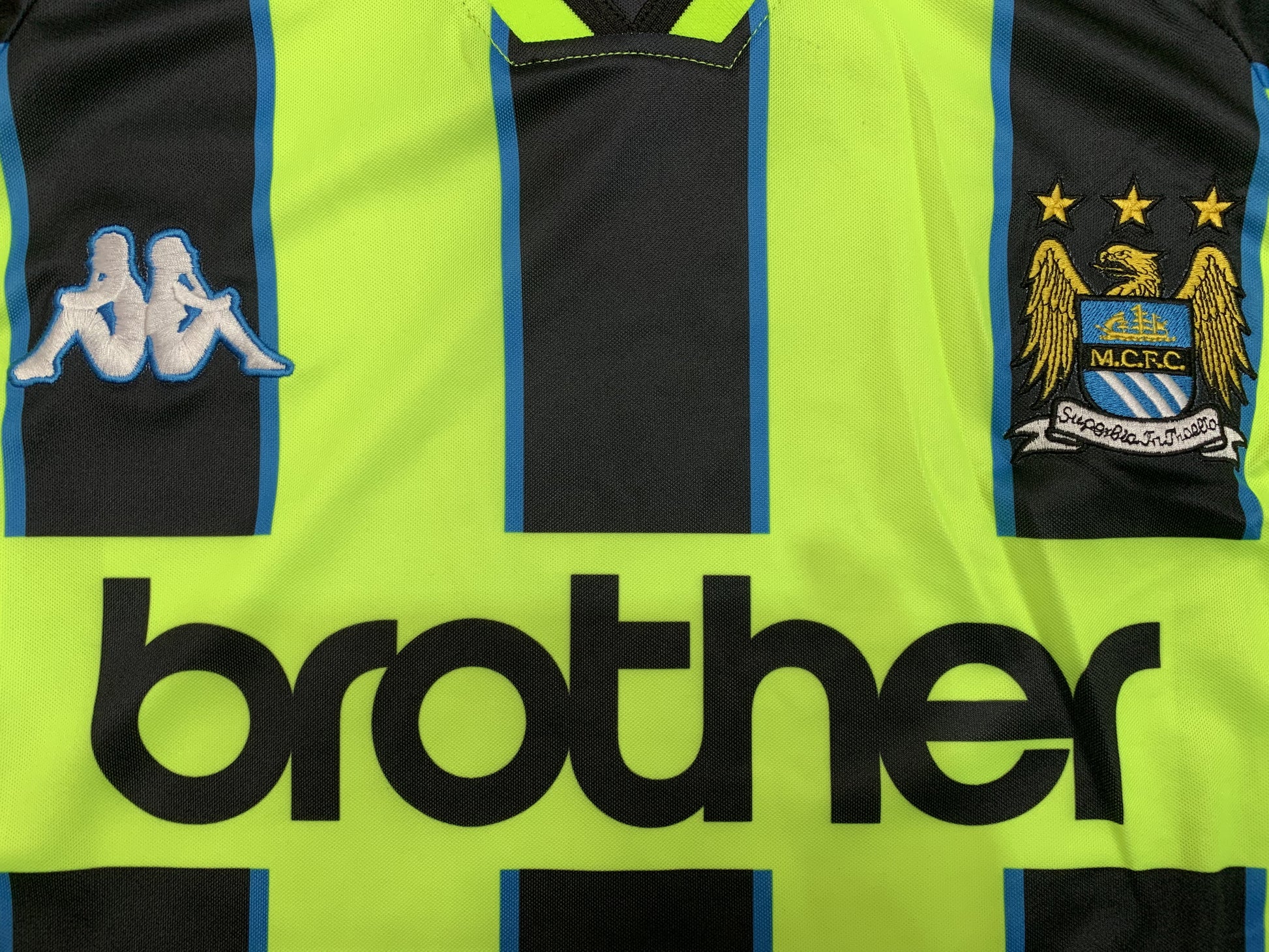 MANCHESTER CITY Retro Away Jersey 1998-99 image 9