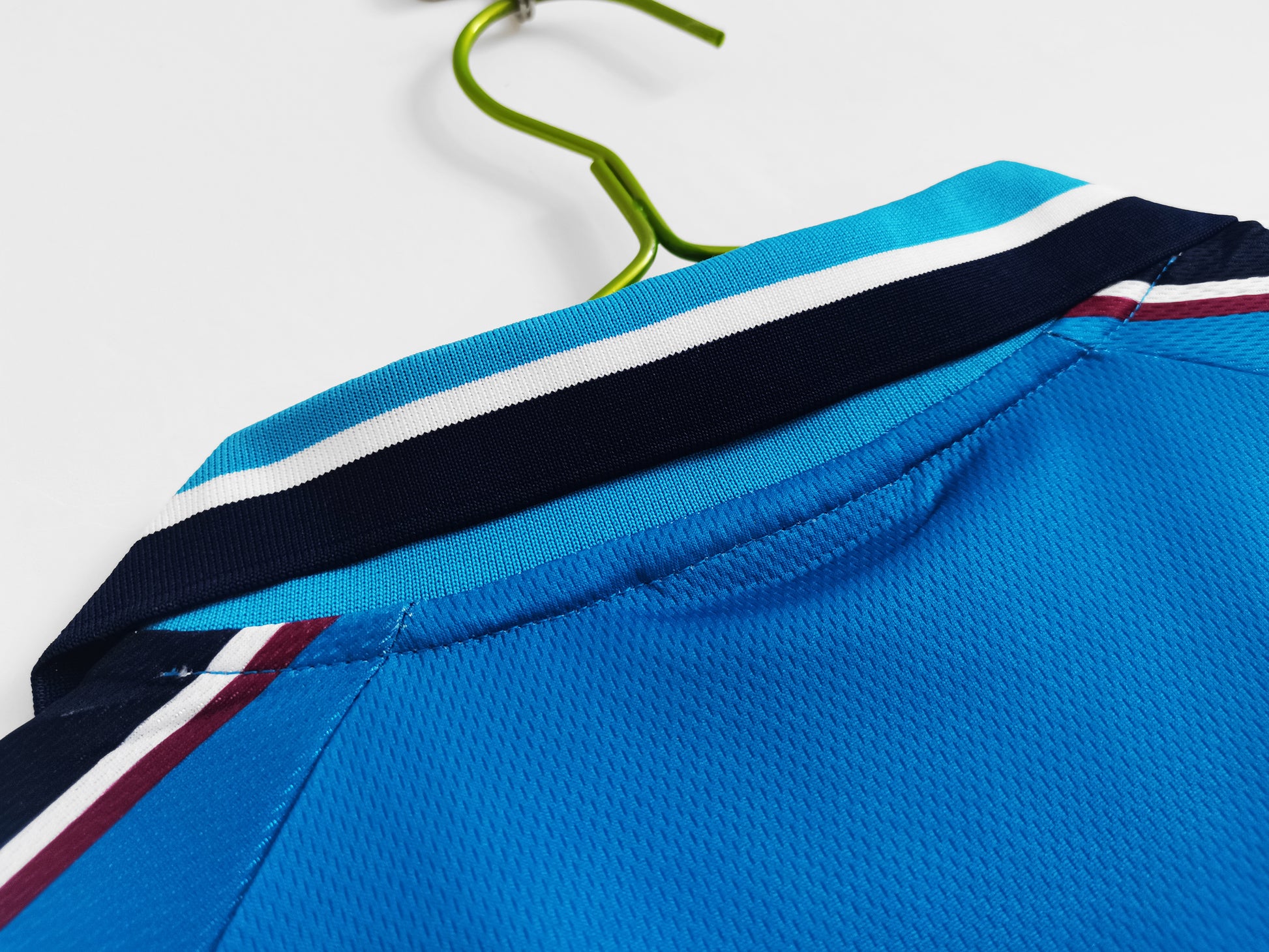 MANCHESTER CITY Retro Home Jersey 1997-98 image 10