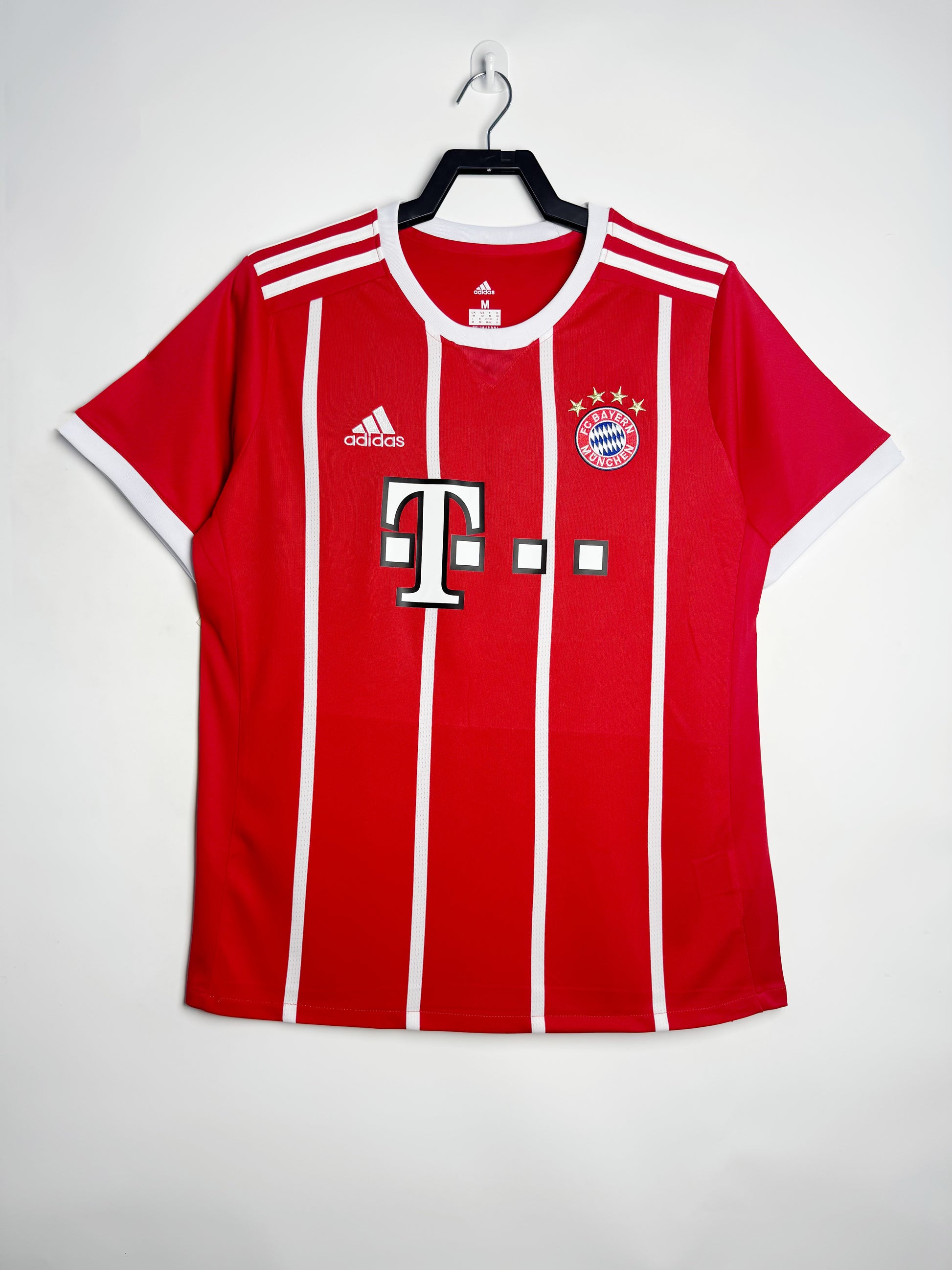 BAYERN MUNICH Retro Home Jersey 2016-17 image 0