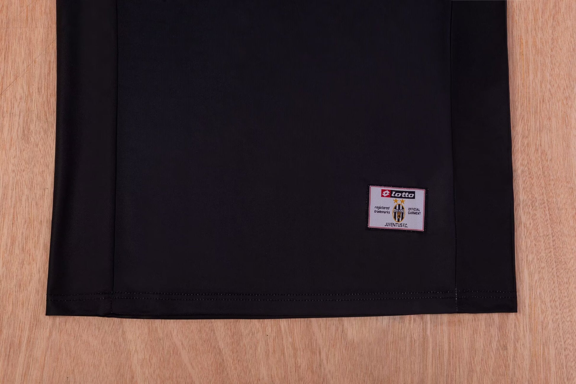 JUVENTUS Retro Away Jersey 2001-02 image 6