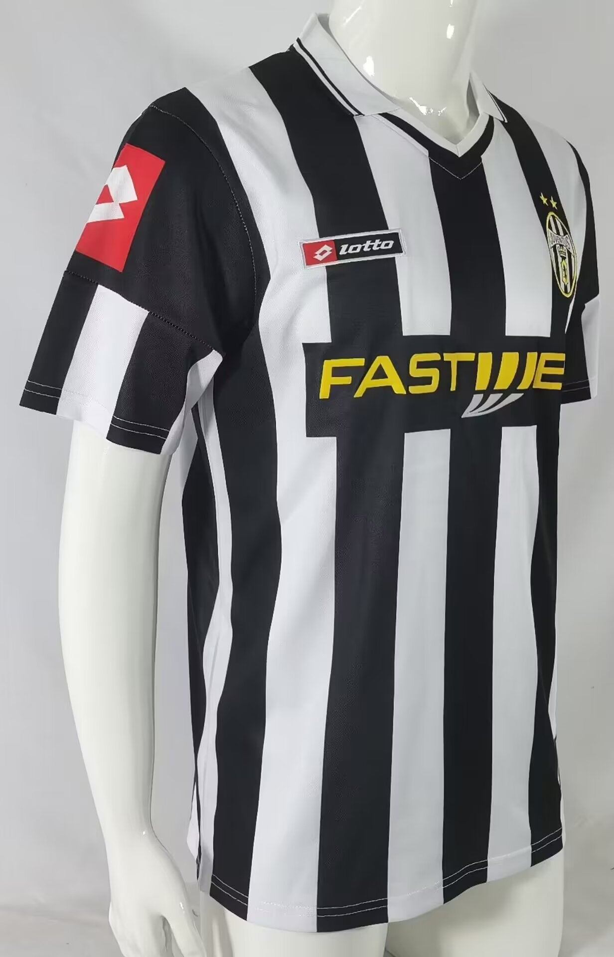 JUVENTUS Retro Home Jersey 2001-02 image 5