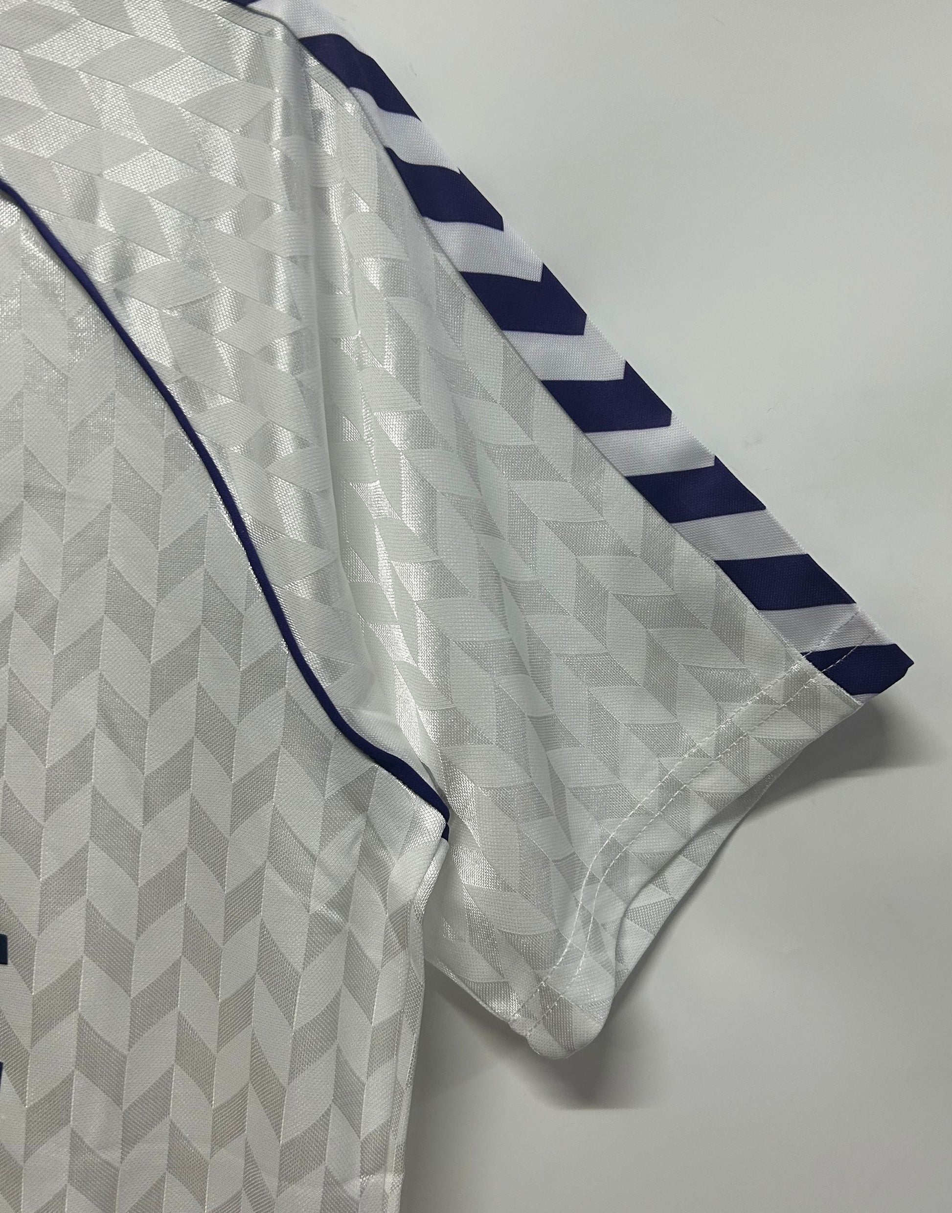 REAL MADRID Retro Home Jersey 1986-87 image 4