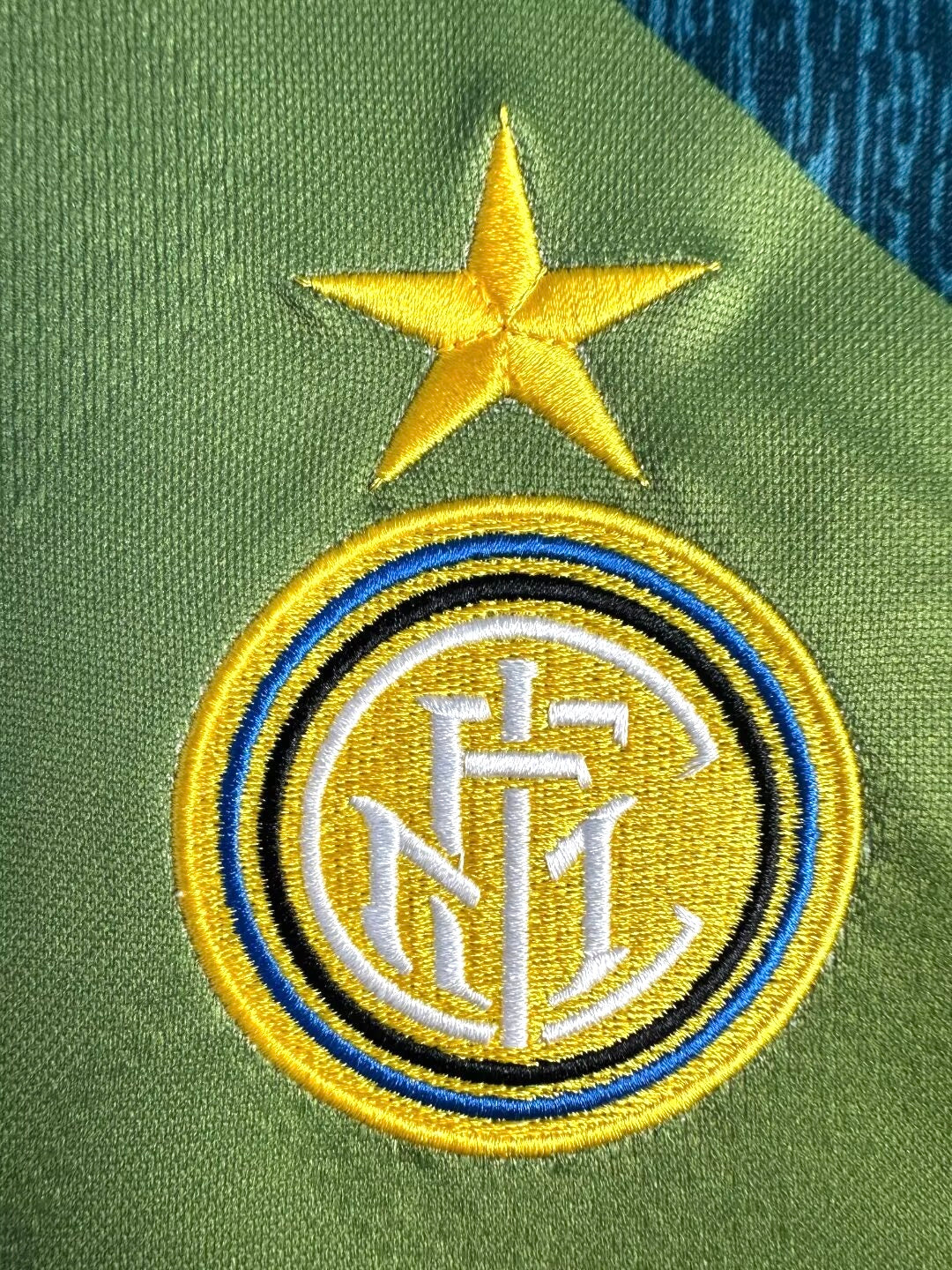 INTER MILAN Retro Away Jersey  1995-96 image 3