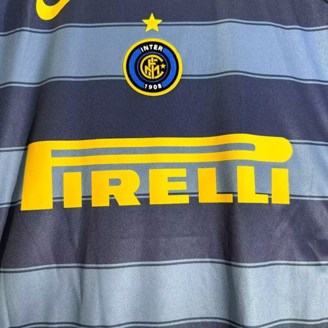 INTER MILAN Retro Away Jersey 2004-05 image 8