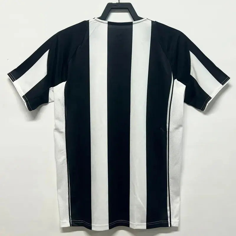 JUVENTUS Retro Home Jersey 2004/05 image 1