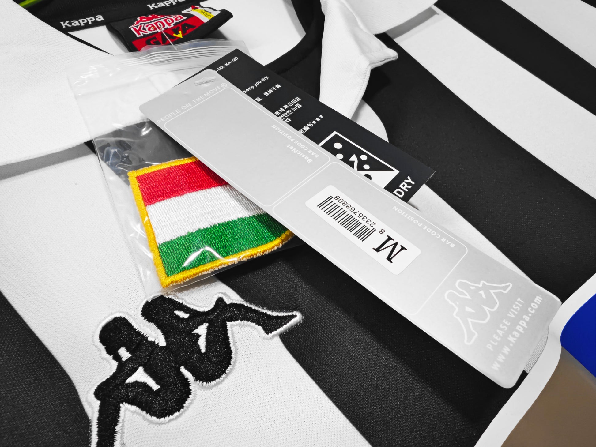 JUVENTUS  RETRO HOME JERSEY 1998-99 image 4