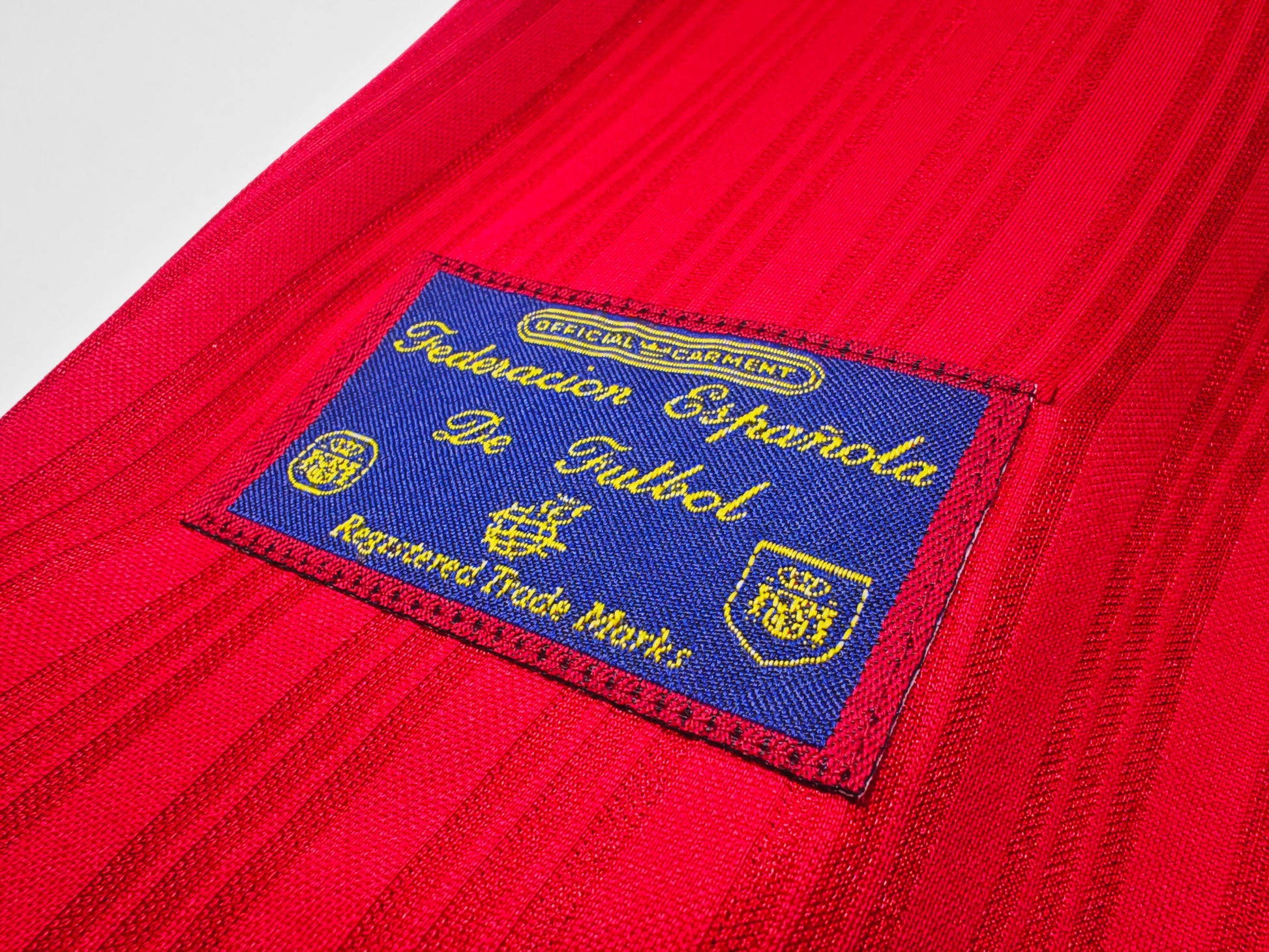 SPAIN Retro Home Jersey EURO 96 image 5