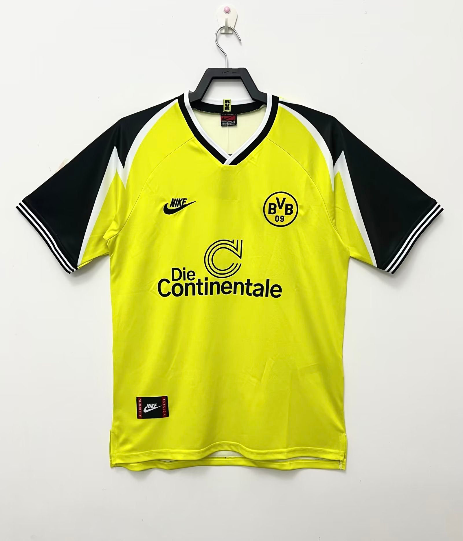 BVB Retro Home Jersey 1995-96 image 0