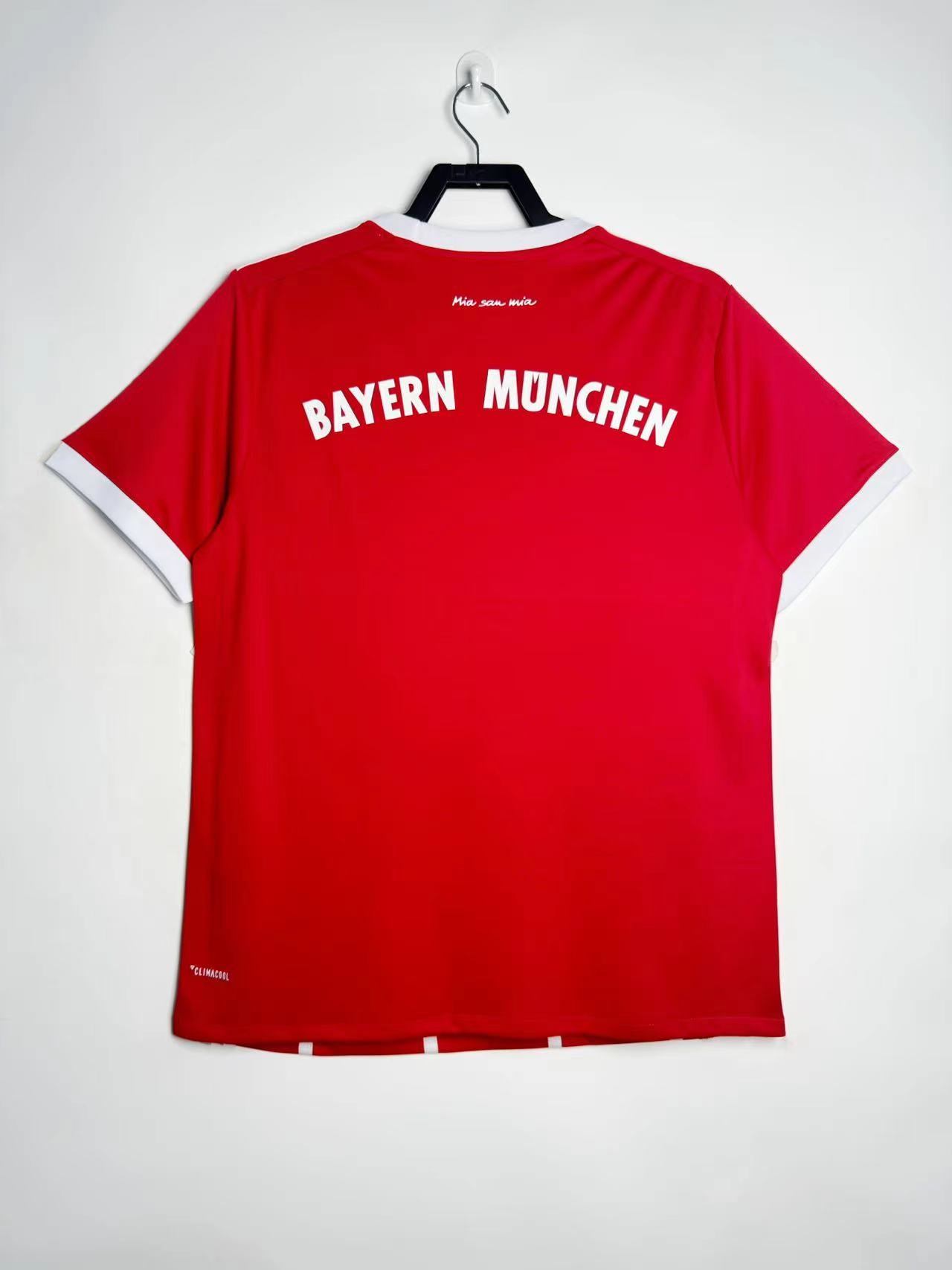 BAYERN MUNICH Retro Home Jersey 2016-17 image 1