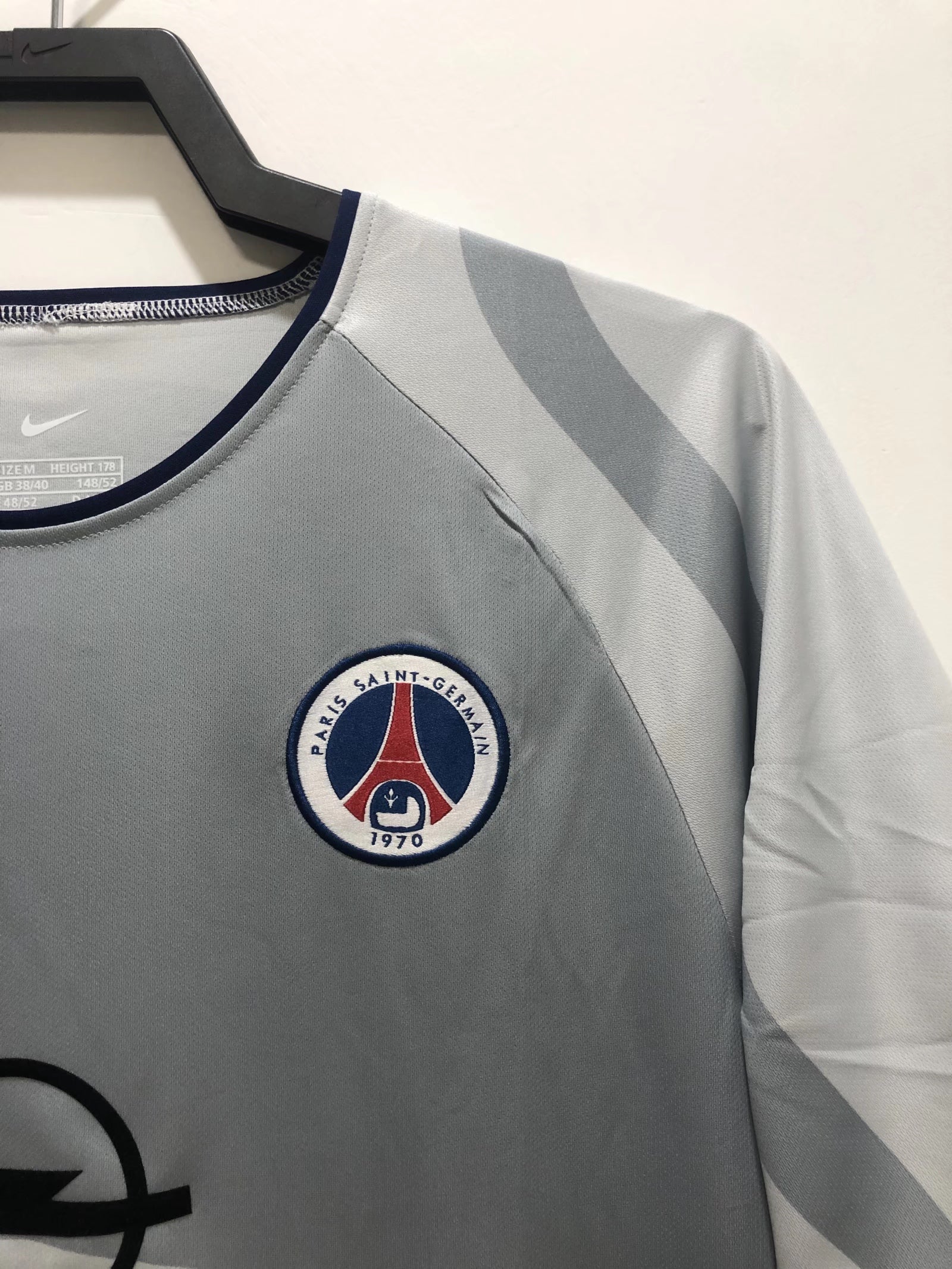 PSG Retro Away Jersey 2000-01 image 3