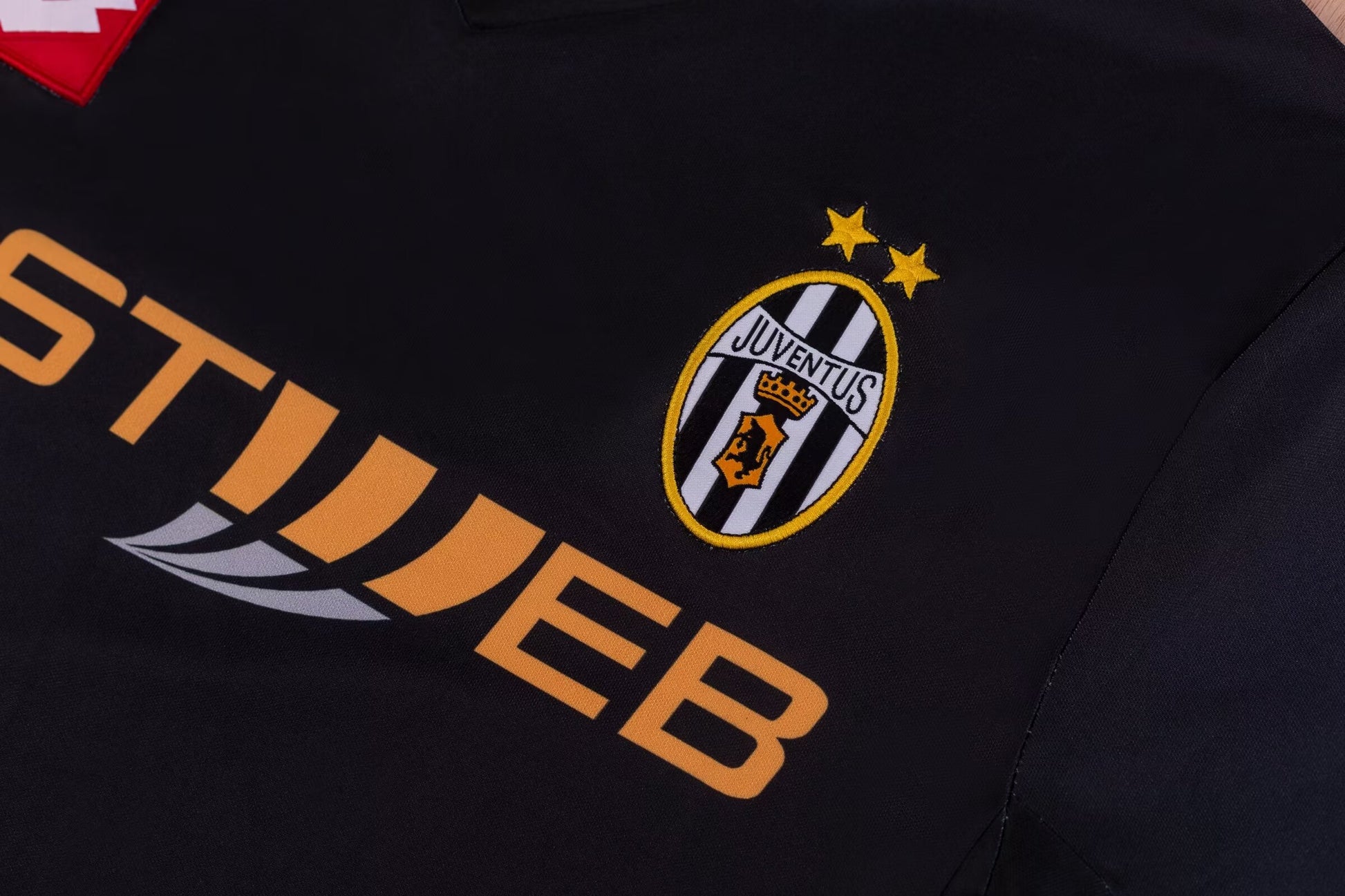 JUVENTUS Retro Away Jersey 2001-02 image 7