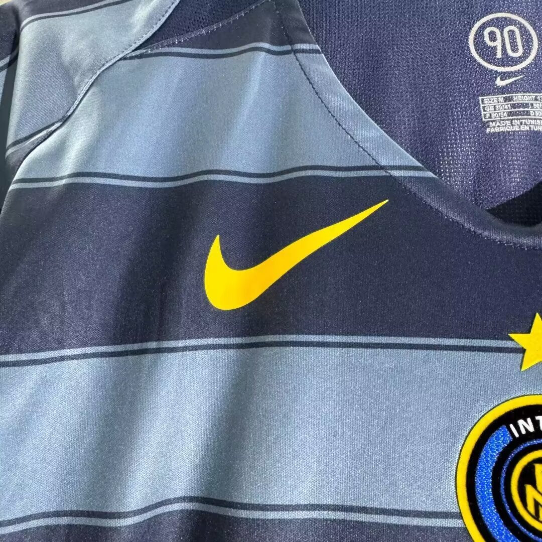 INTER MILAN Retro Away Jersey 2004-05 image 6
