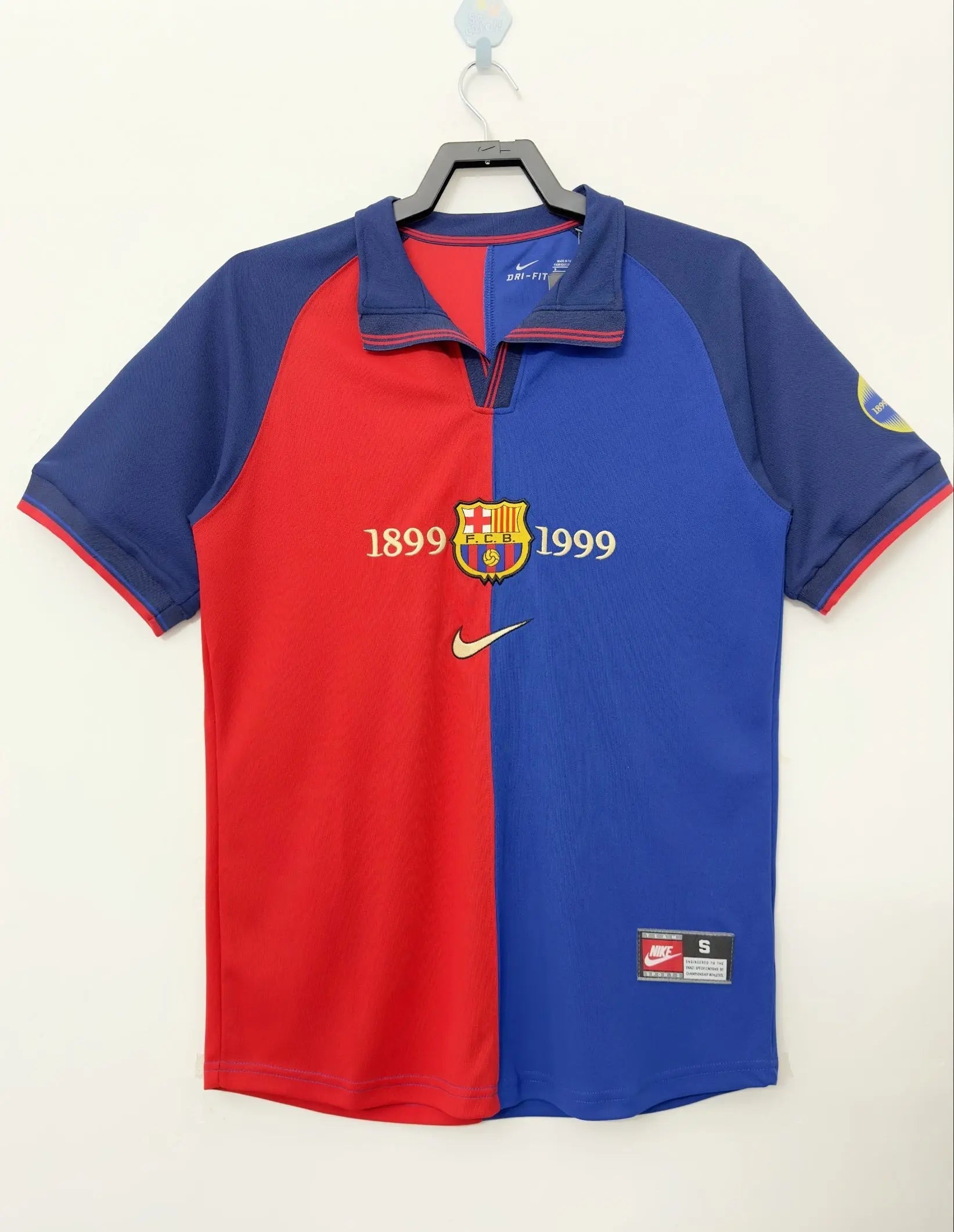 BARCELONA RETRO CENTENARY JERSEY 1999 image 0