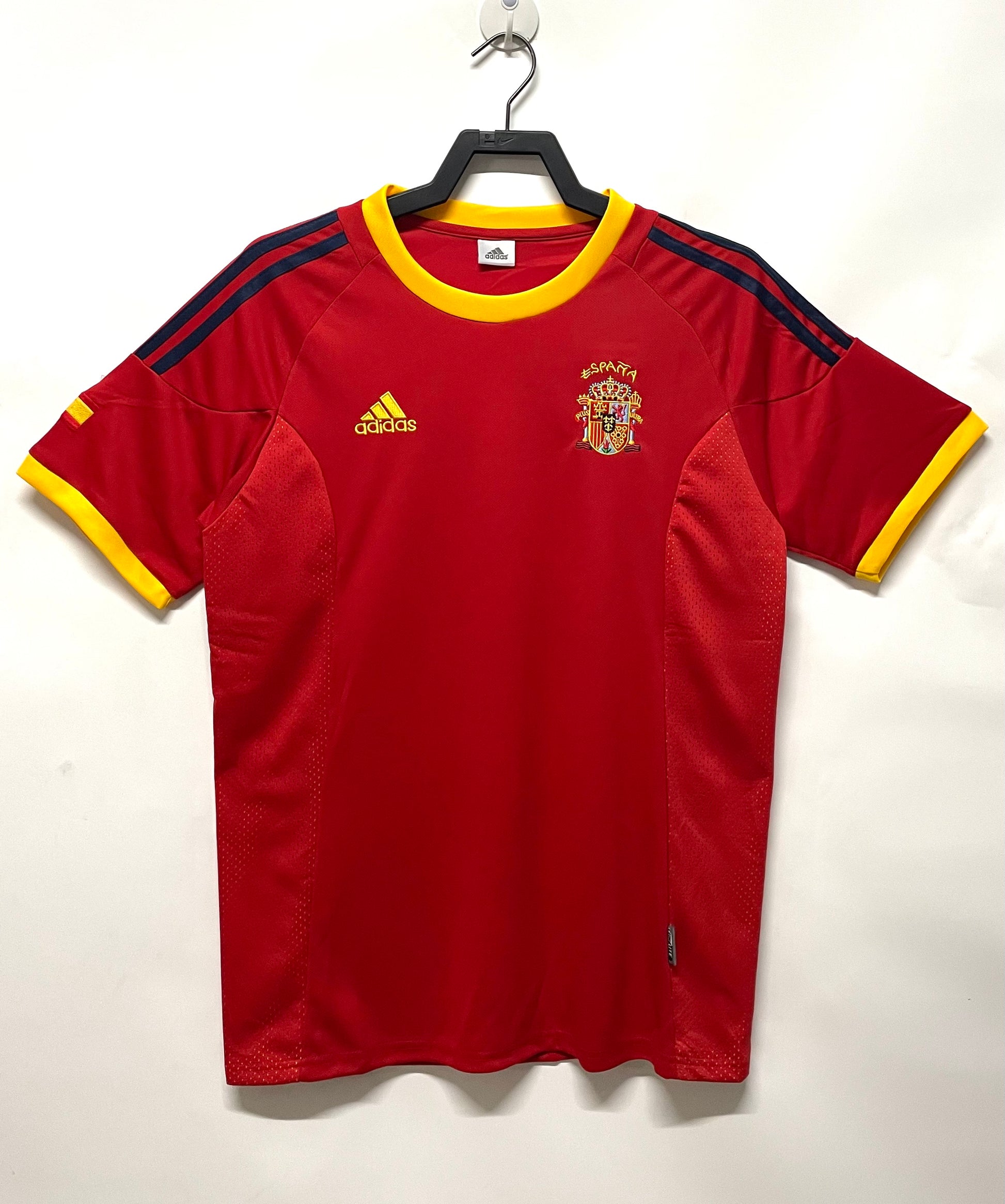 SPAIN Retro Home Jersey 2002 image 0