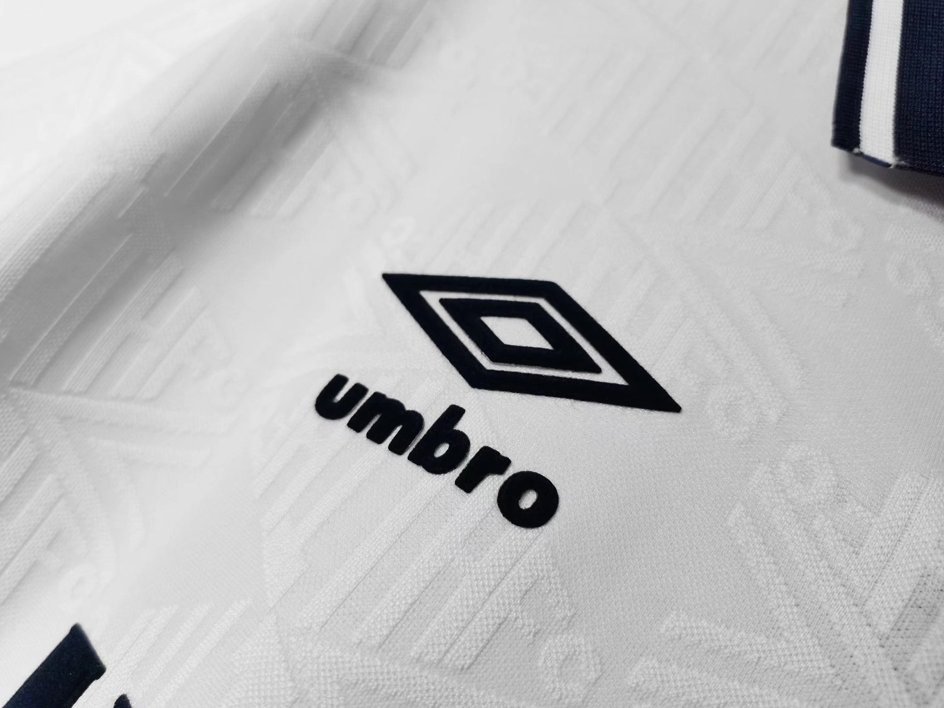 TOTTENHAM HOTSPUR Retro Home Jersey 1991-93 image 9
