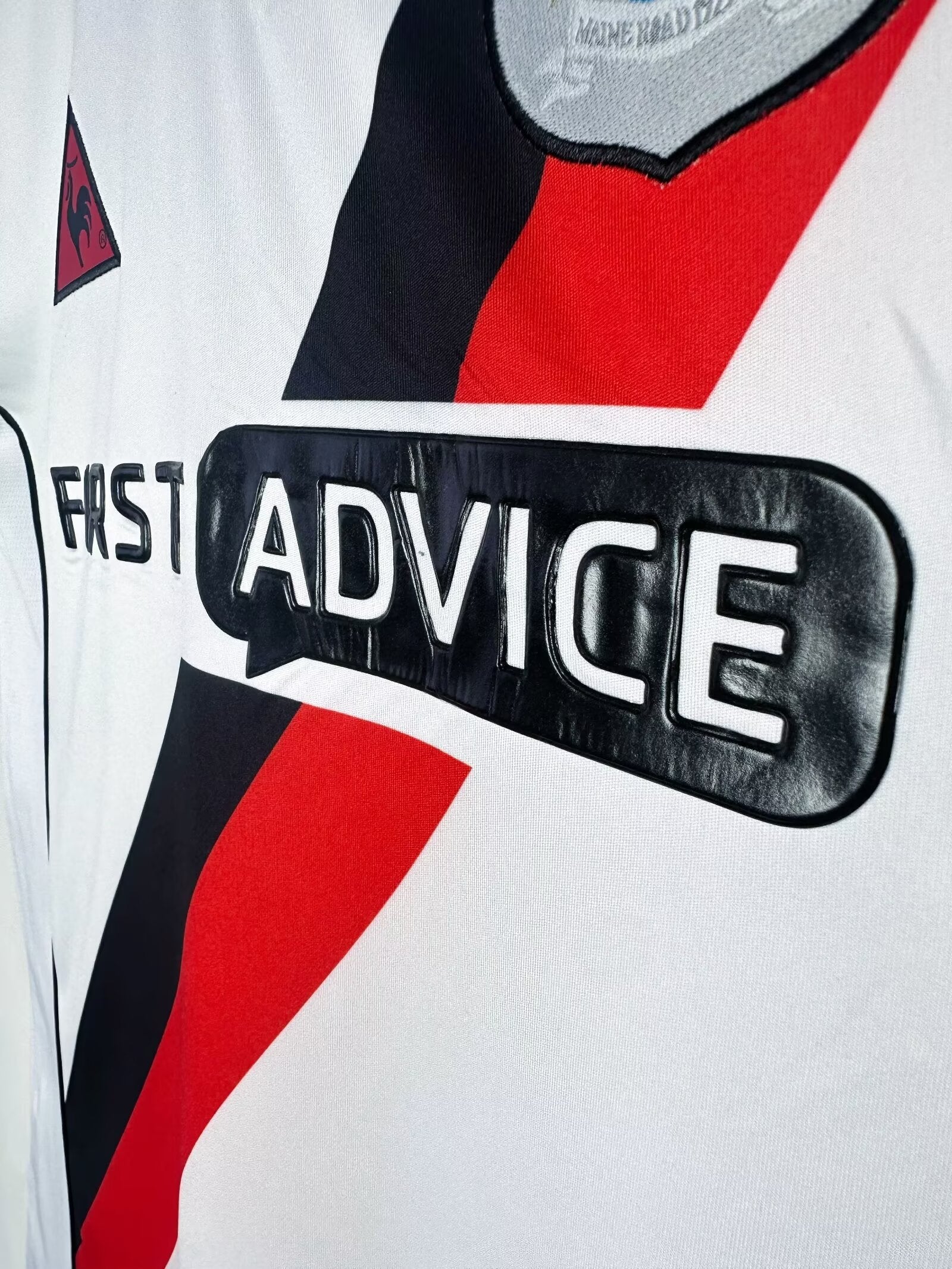 MANCHESTER CITY Retro Away Jersey 2002-03 image 4