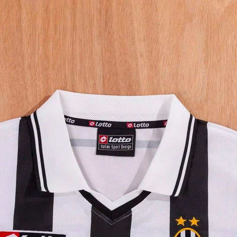 JUVENTUS Retro Home Jersey 2001-02 image 2