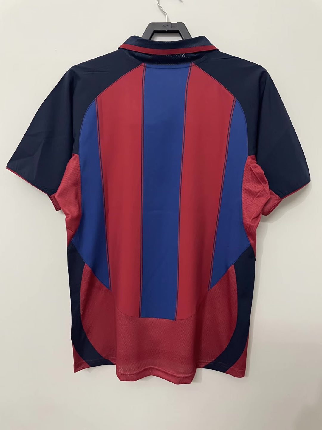 BARCELONA Retro Home Jersey  2003-04 image 1