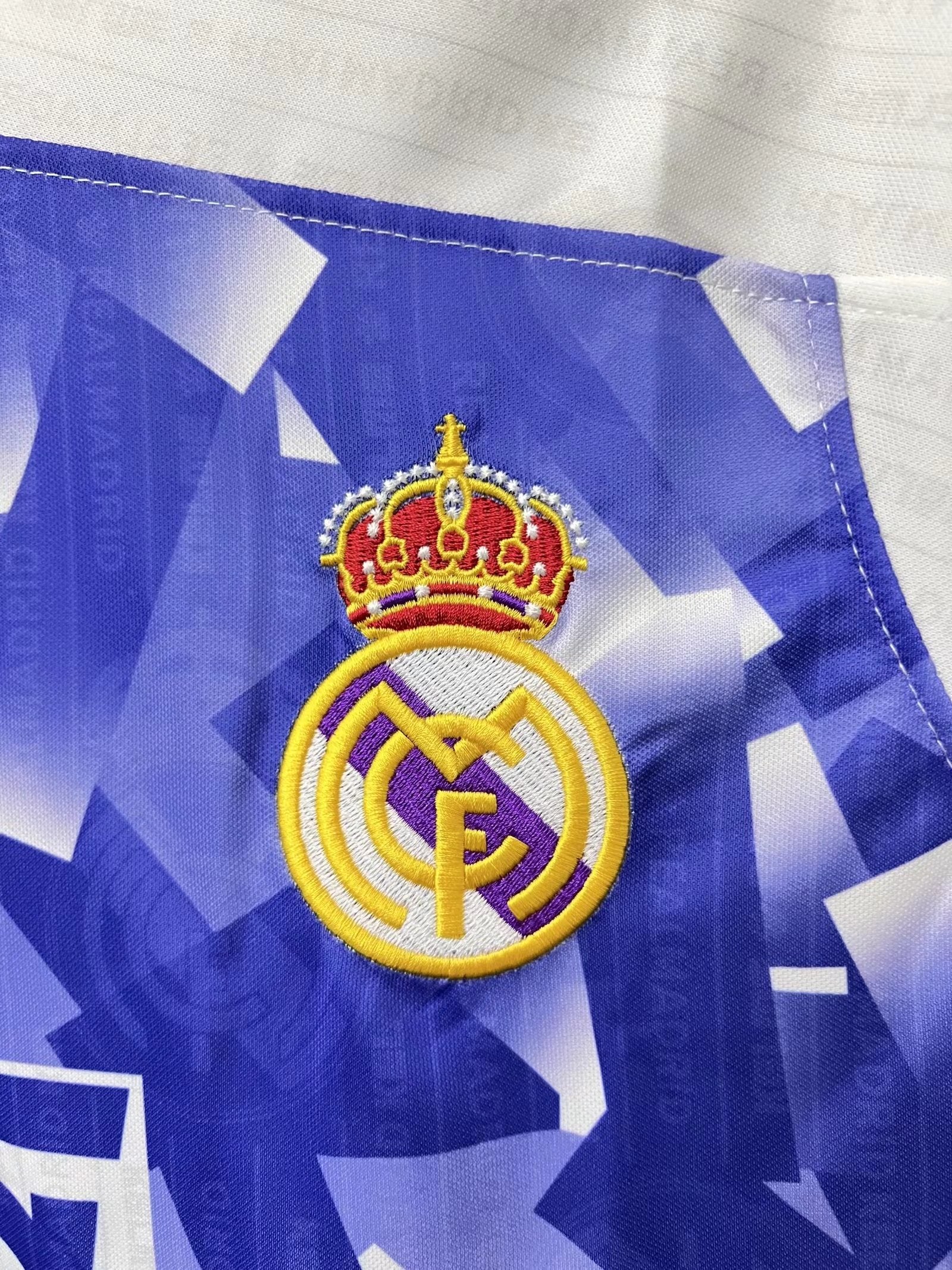 REAL MADRID Retro Away 3rdJersey 1997-98 image 5