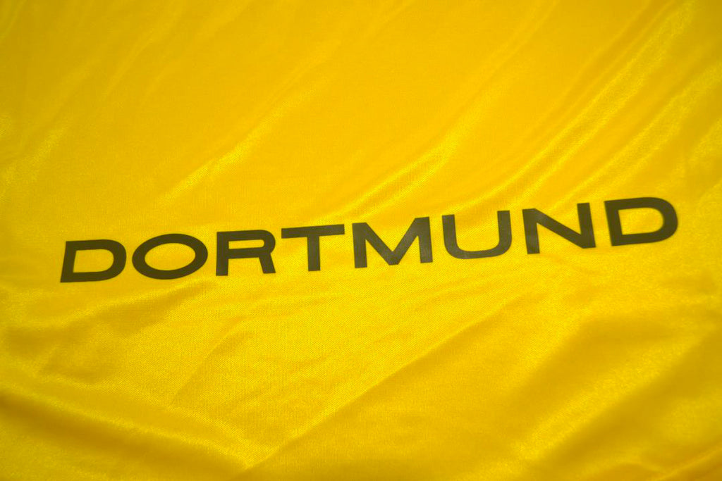 BVB Retro Home Jersey 1998-00 image 4