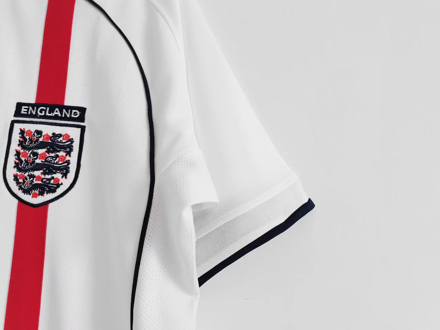 ENGLAND Retro Home Jersey WORLD CUP 2002 image 2