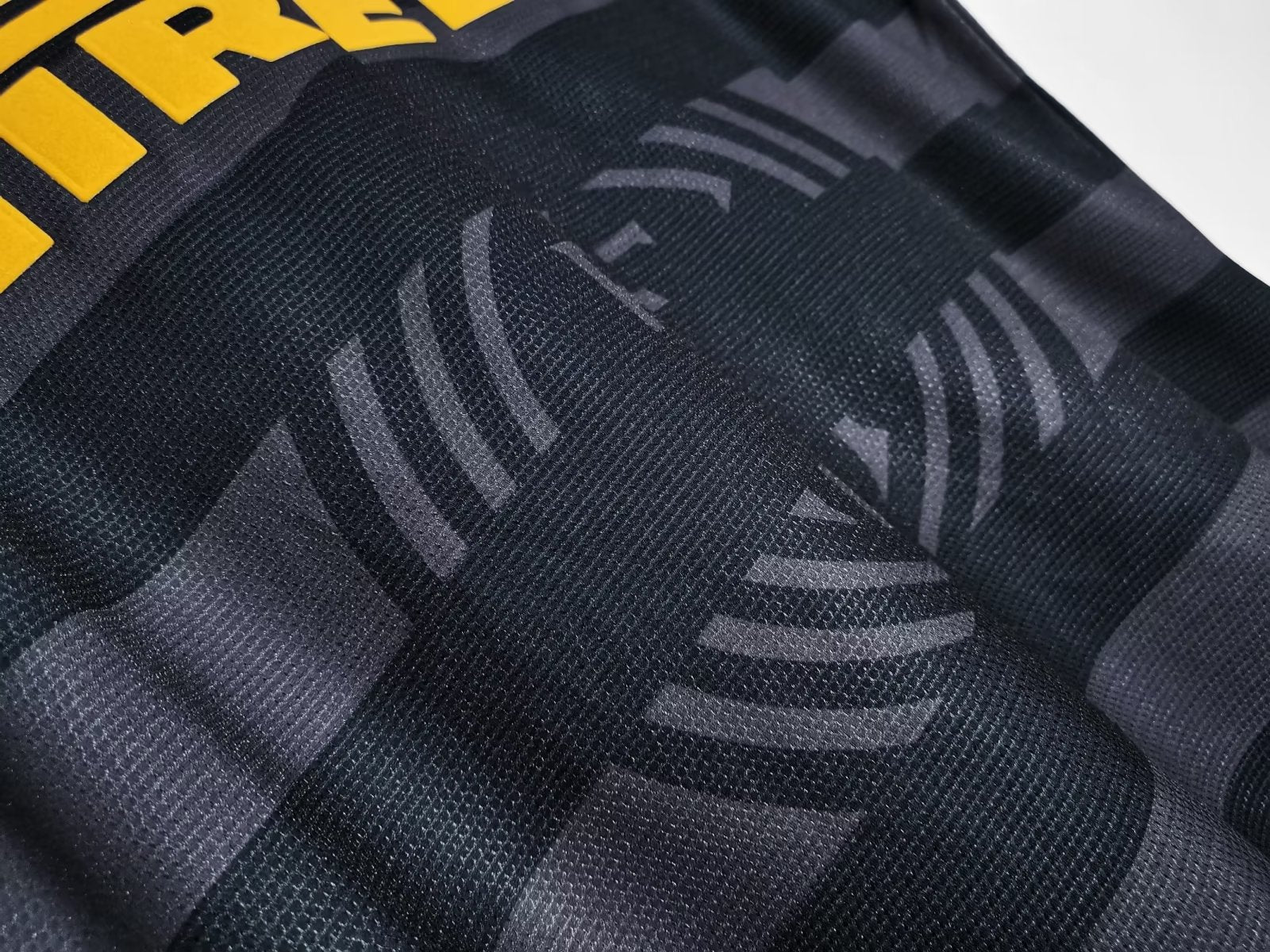 INTER MILAN Retro Home Jersey 1997-98 image 7