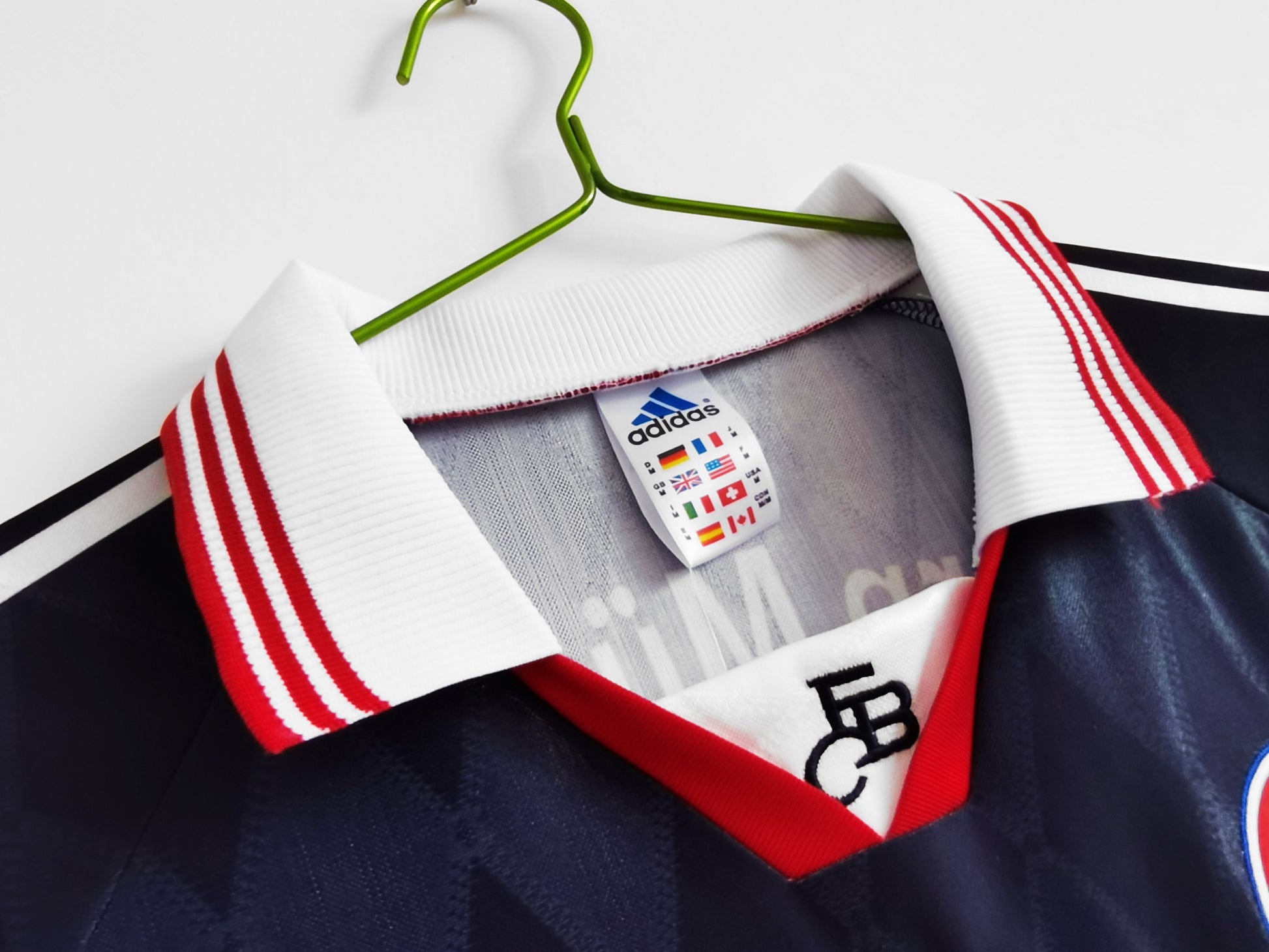 BAYERN MUNICH Retro Home Jersey 1997-99 image 10