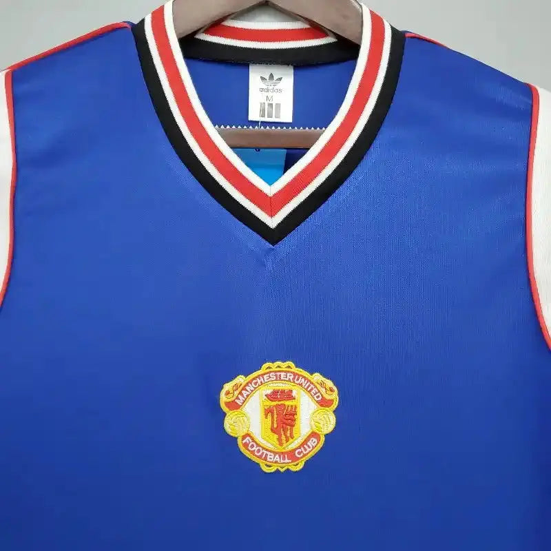 MANCHESTER UNITED RETRO JERSEY 1985 image 5