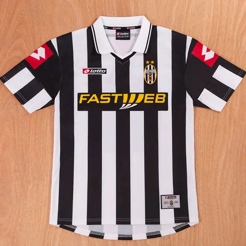 JUVENTUS Retro Home Jersey 2001-02 image 0