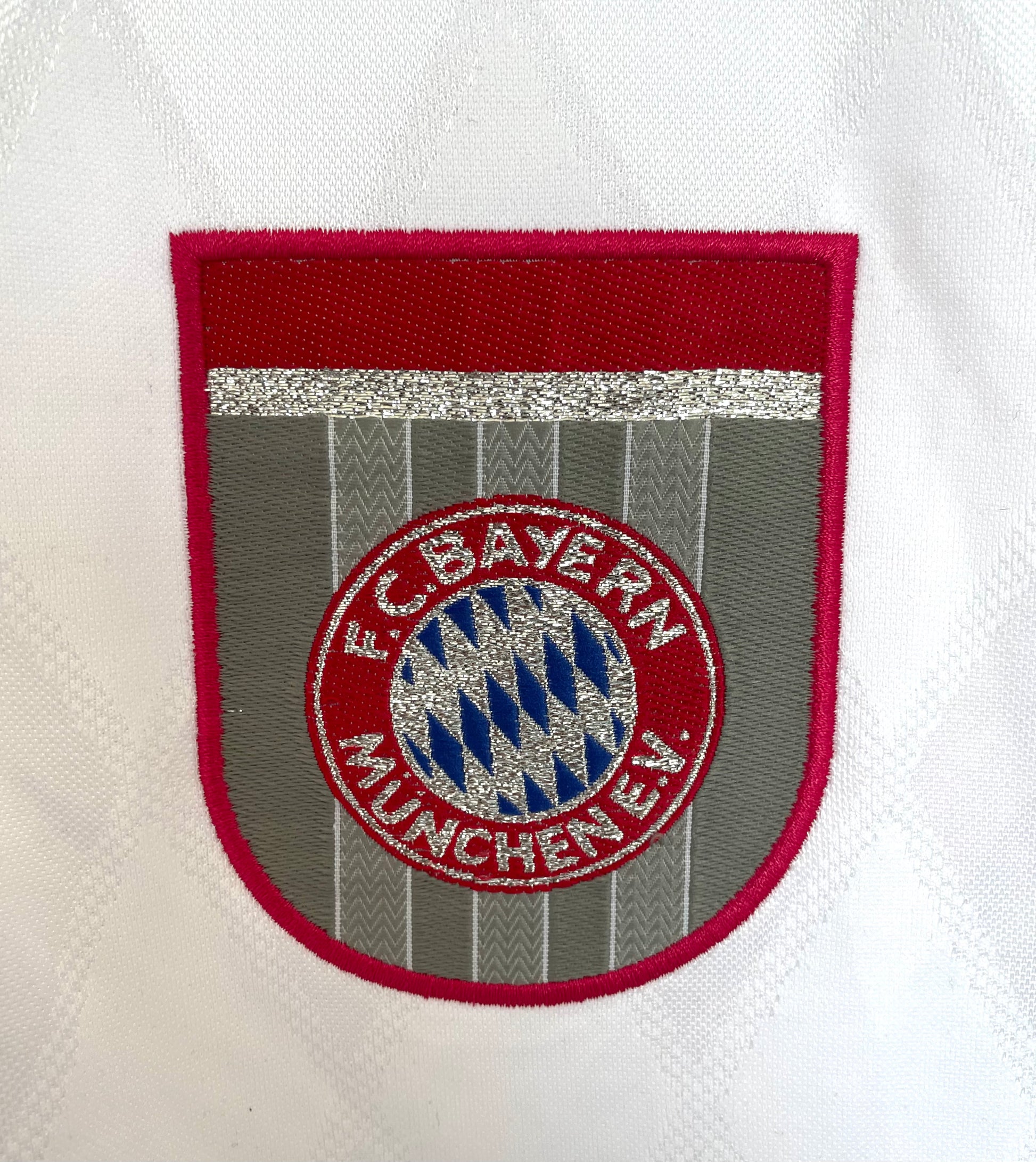 BAYERN MUNICH Retro Away Jersey 1997-98 image 4