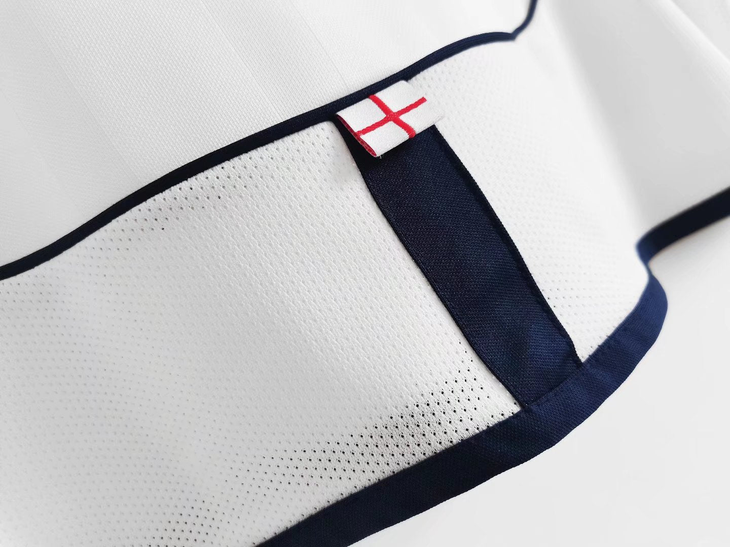 ENGLAND Retro Home Jersey WORLD CUP 2002 image 4