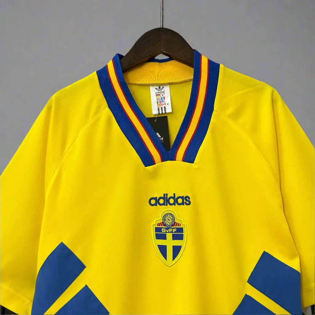 SWEDEN RETRO HOME FOOTBALL JERSEY 1994 image 4