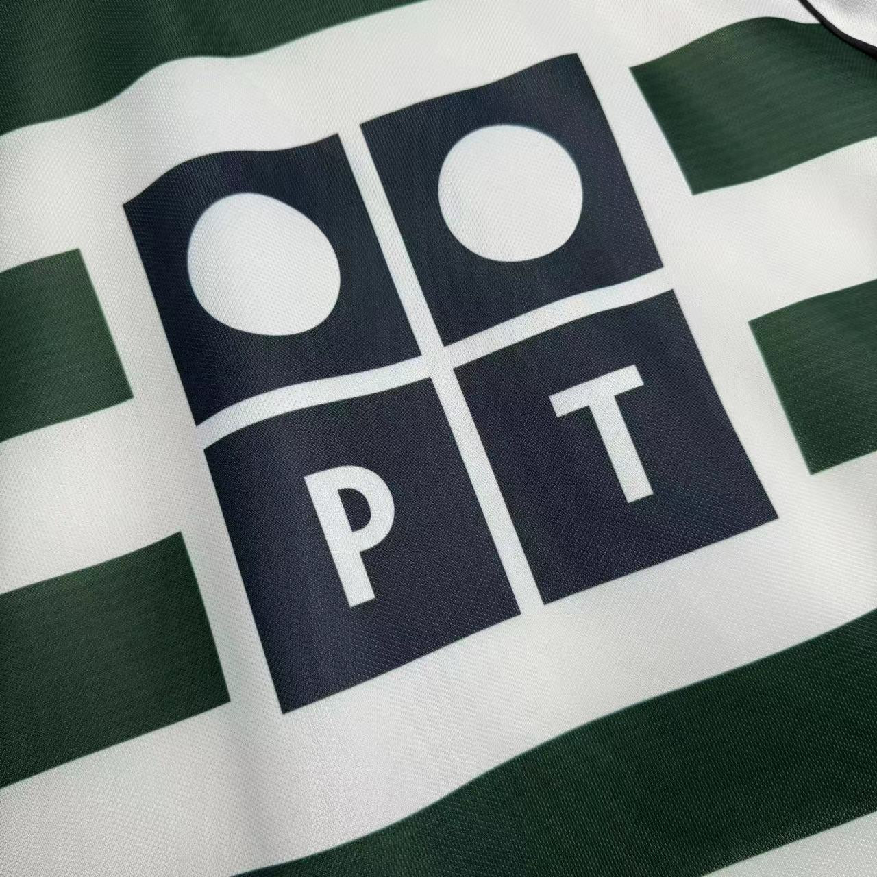 SPORTING LISBON Retrkms home Jersey  2001-03 image 10