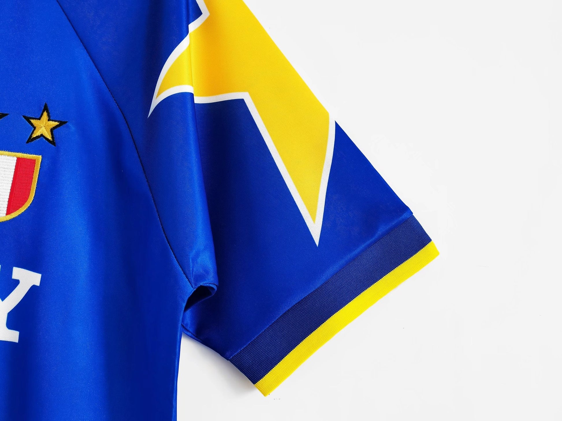 JUVENTUS Retro Away Jersey 1996-97 image 8
