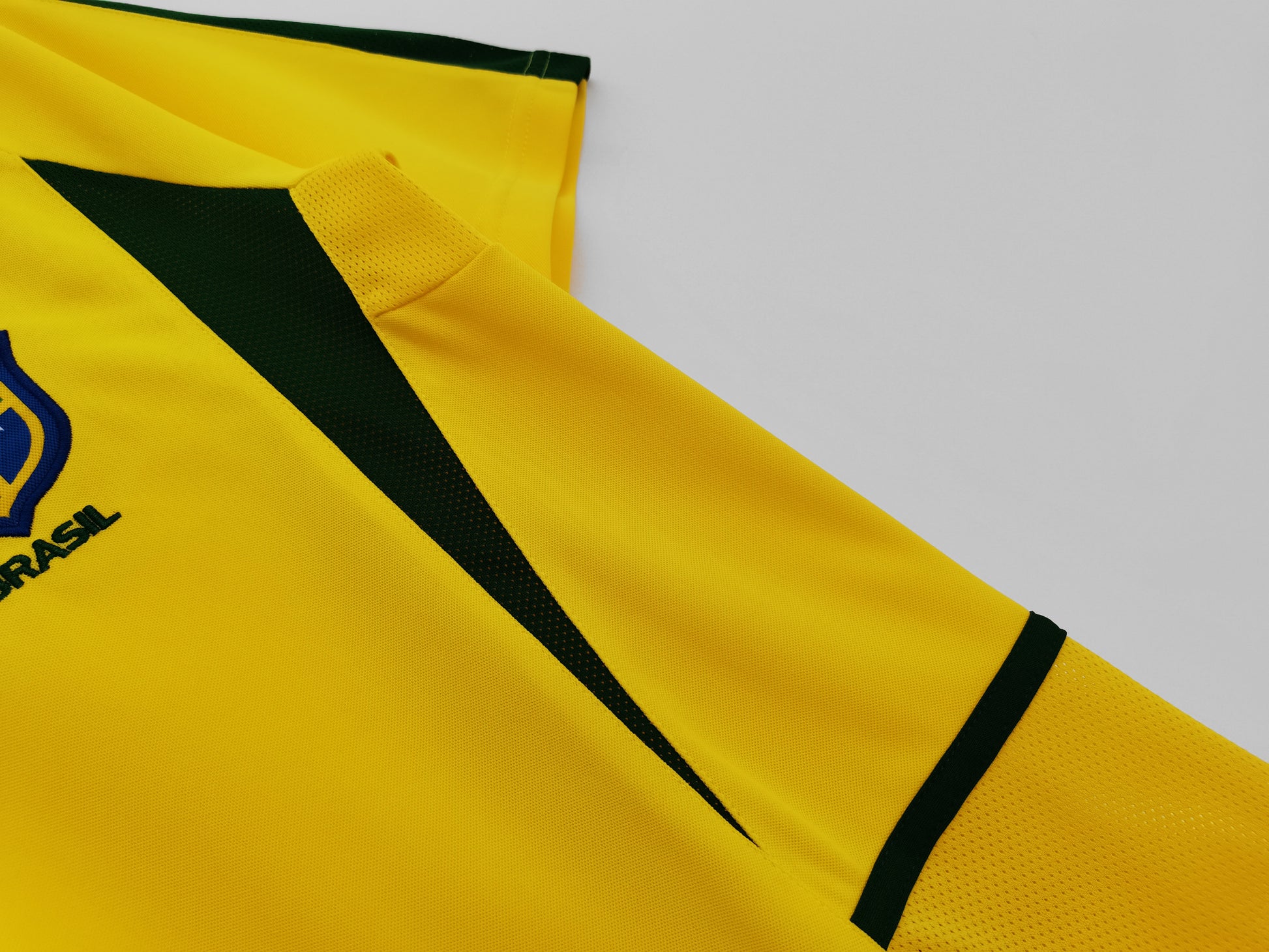 BRAZIL Retro Home Jersey 2002 image 7