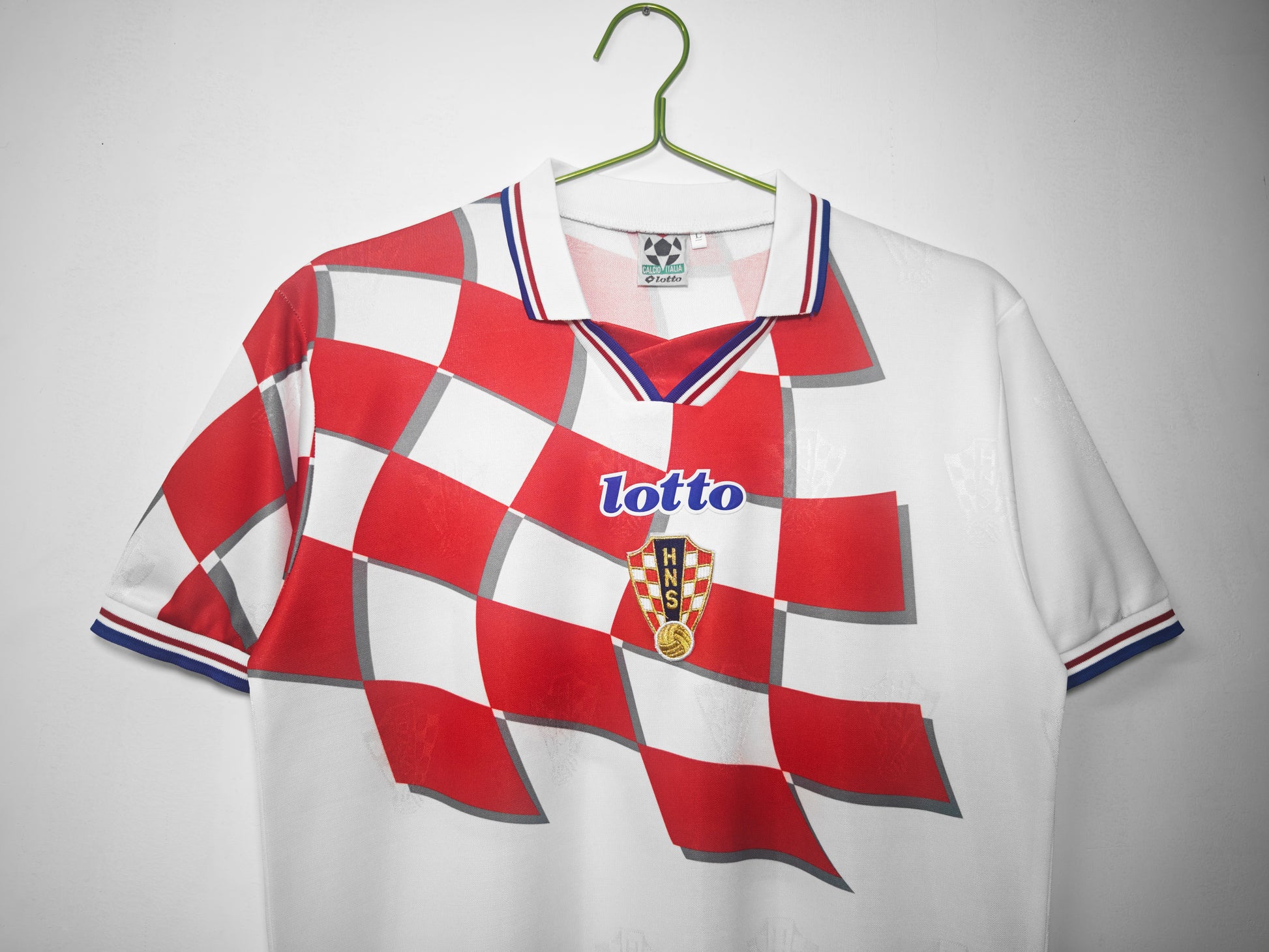 CROATIA Retro Home Jersey  1998 image 2