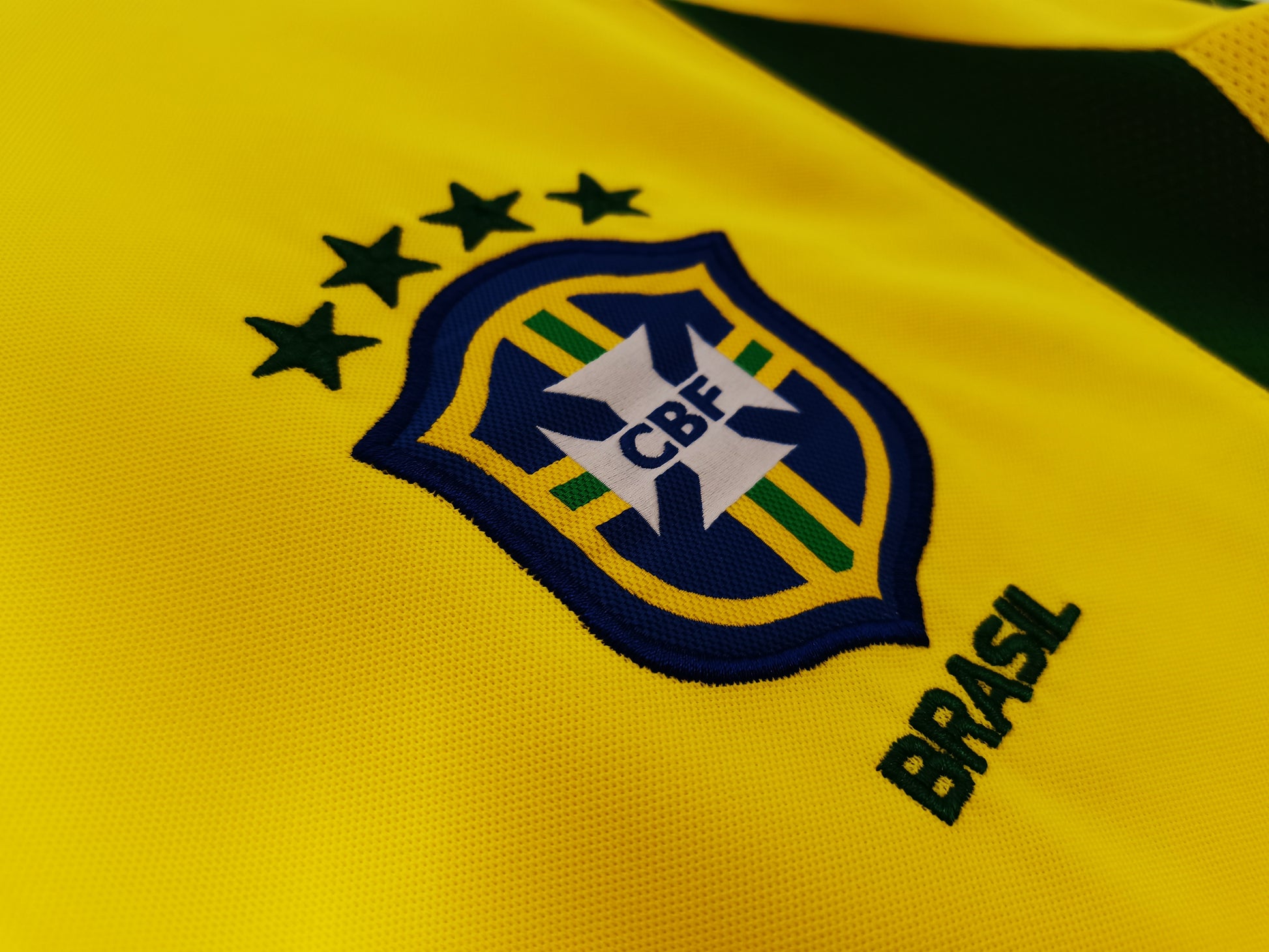 BRAZIL Retro Home Jersey 2002 image 4