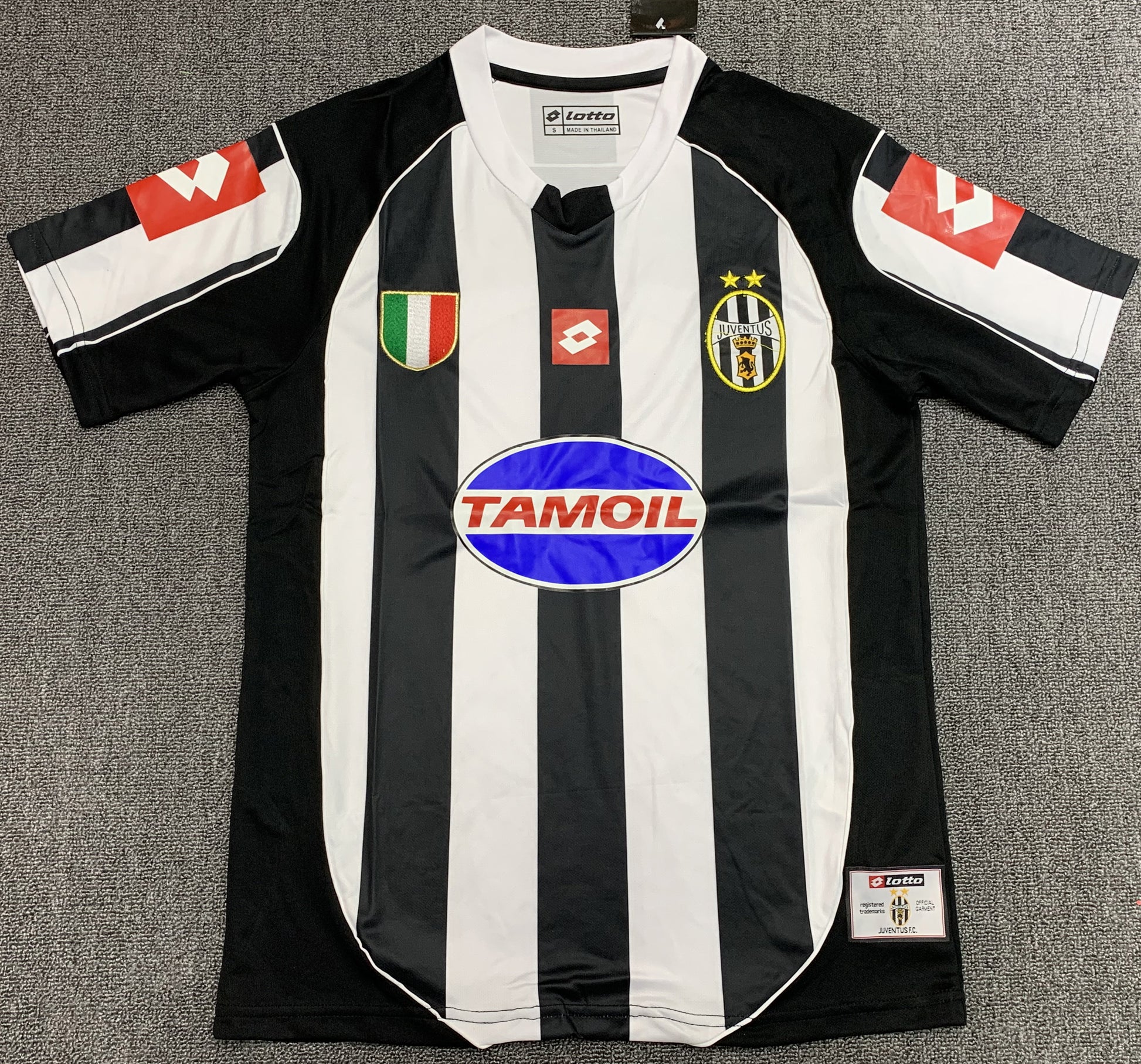 JUVENTUS Retro Home Jersey 2002-03 image 0