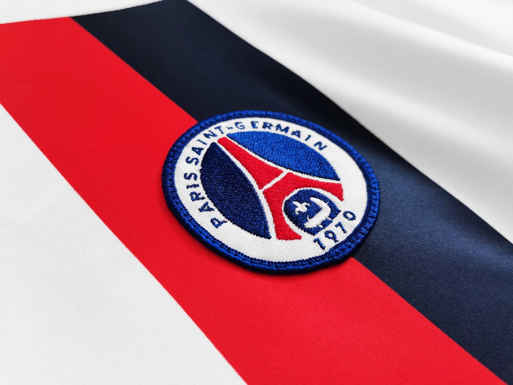 PSG Retro Away Jersey 2002-03 image 5