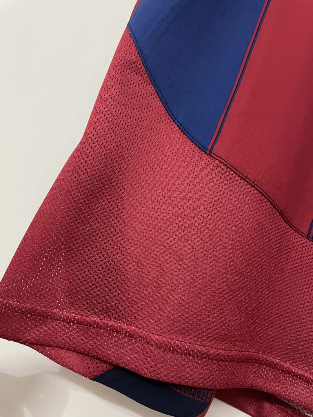 BARCELONA Retro Home Jersey  2003-04 image 5