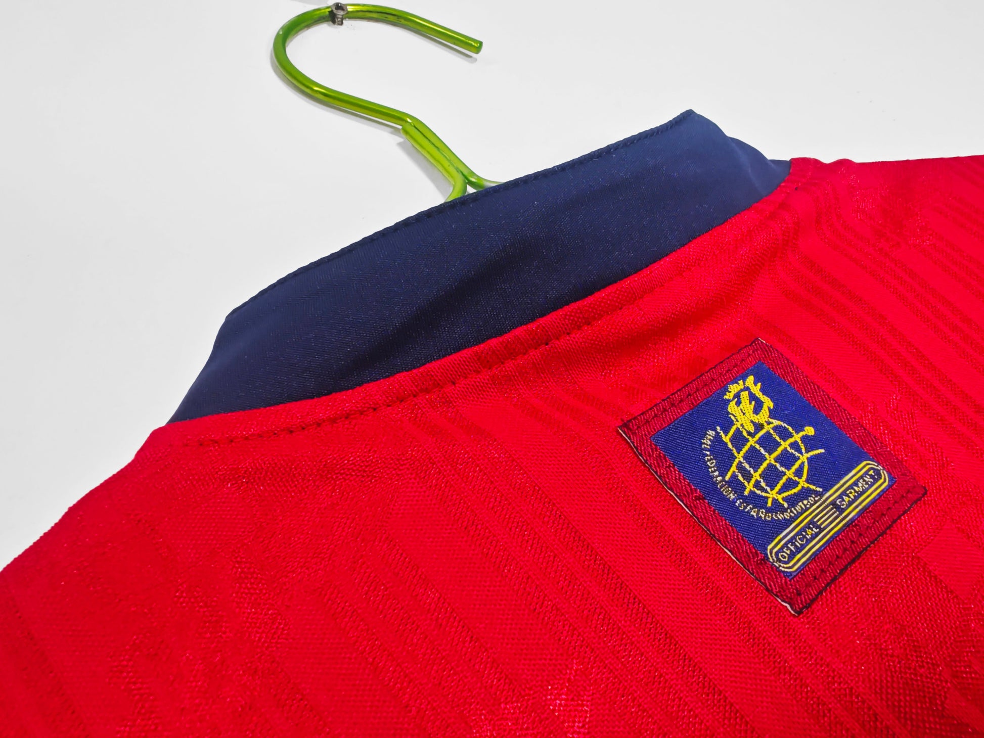 SPAIN Retro Home Jersey EURO 96 image 2