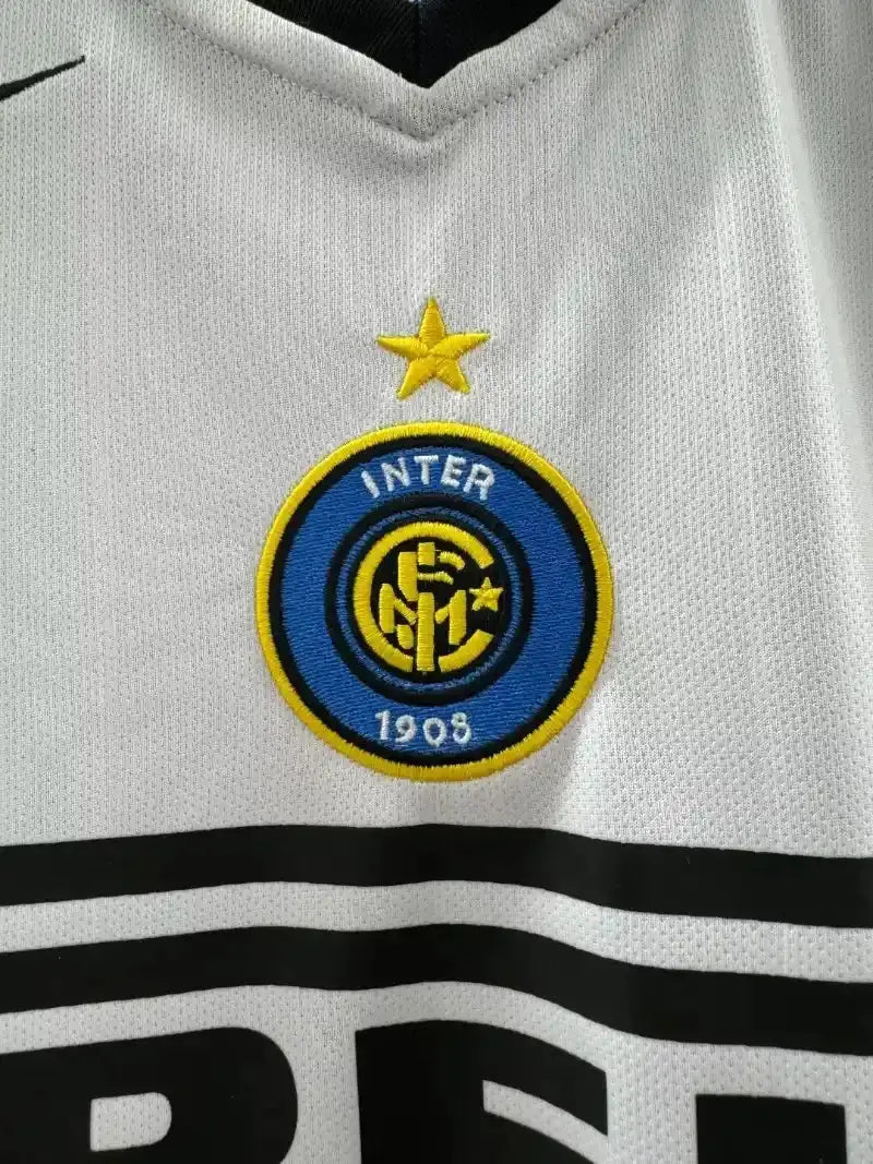 INTER MILAN Retro Away Jersey  2004 image 2