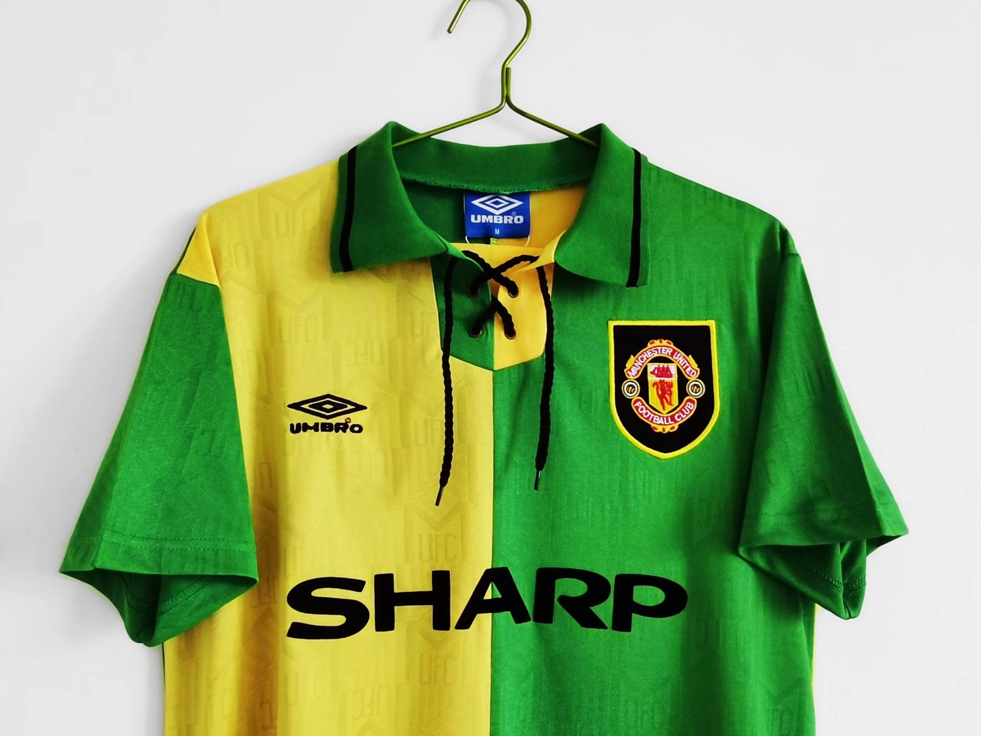 MANCHESTER UNITED RETRO JERSEY 1992 image 10